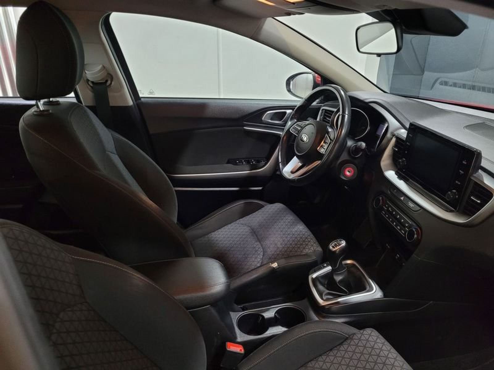 KIA XCEED 1.0 T-GDi 120cv Drive 12