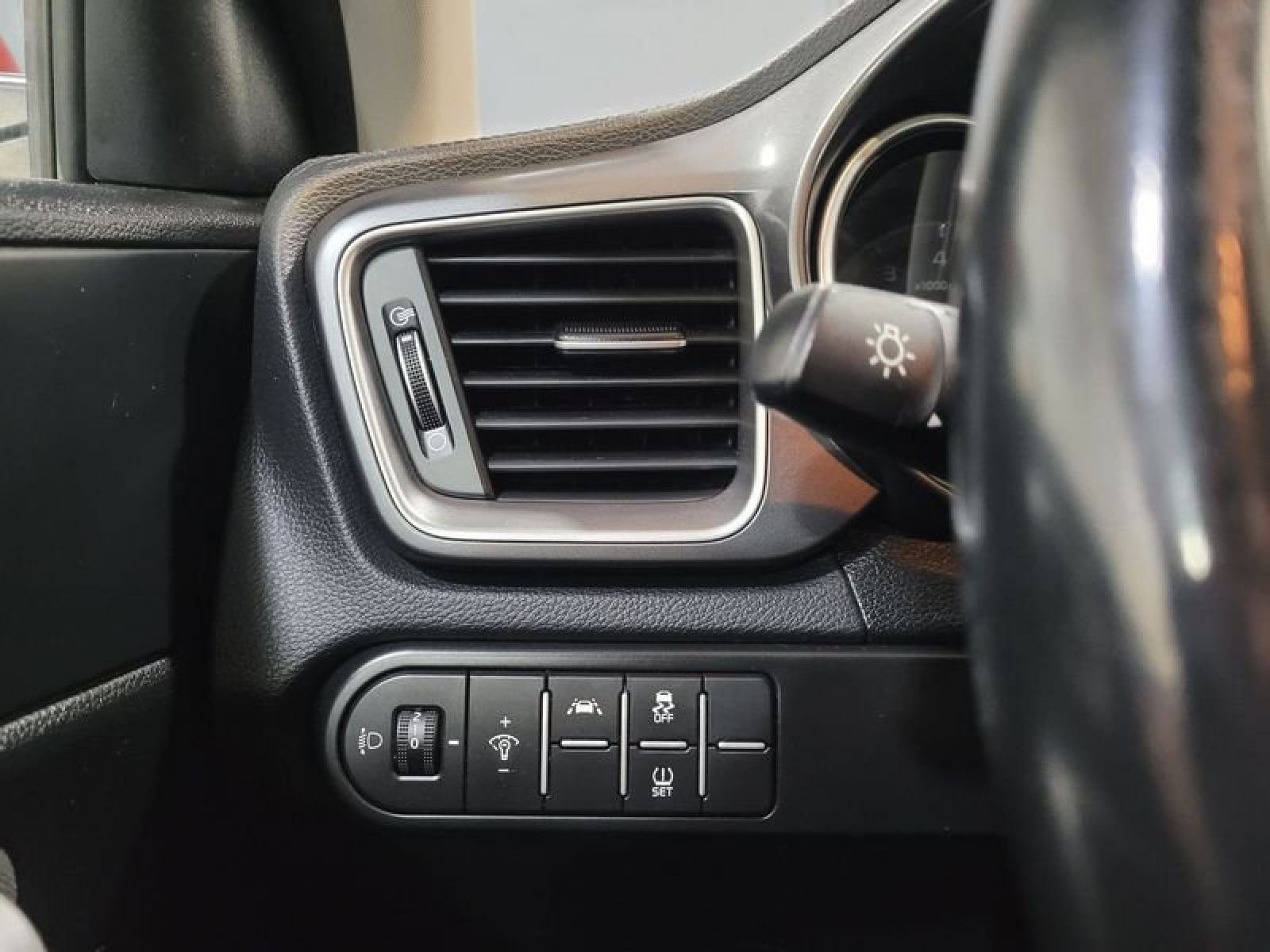 KIA XCEED 1.0 T-GDi 120cv Drive 14
