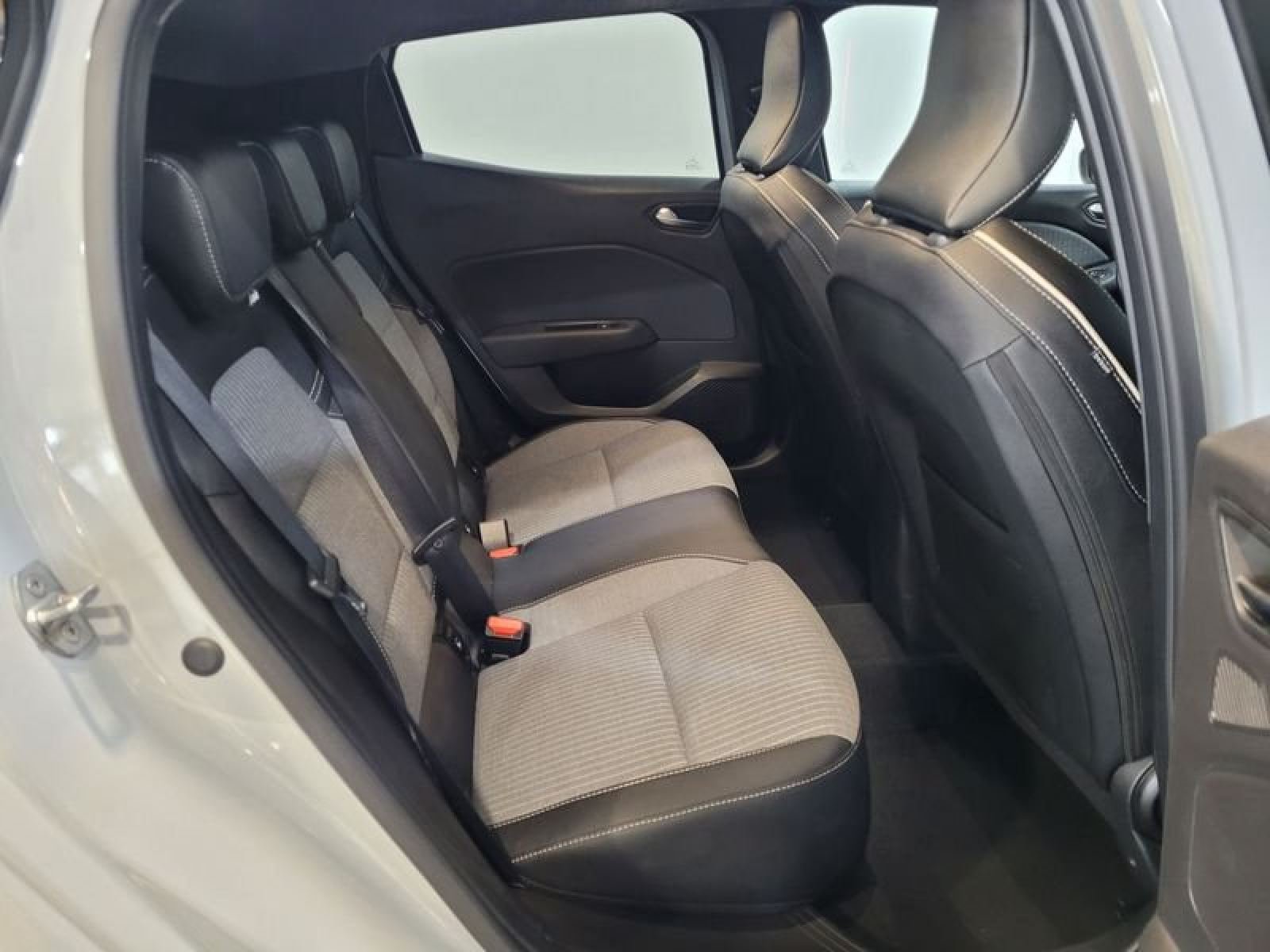 RENAULT CLIO TCe 100cv GLP Techno 9