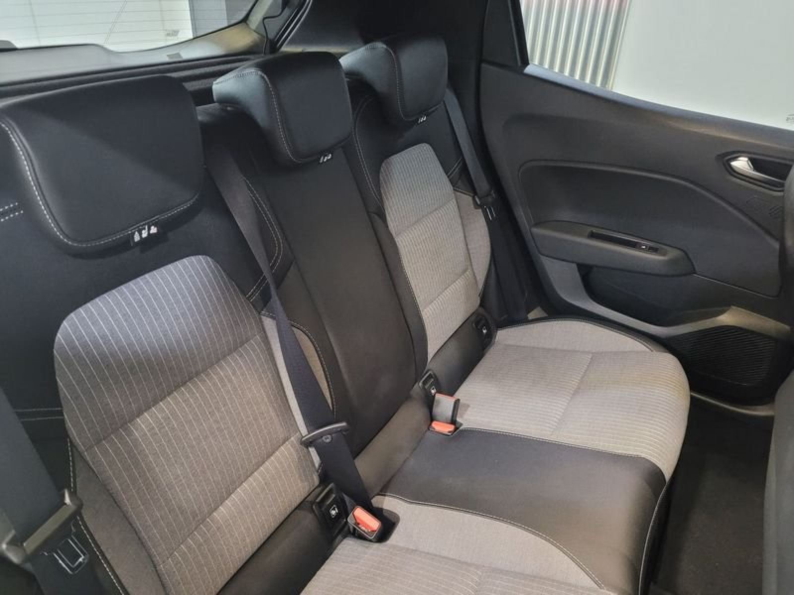 RENAULT CLIO TCe 100cv GLP Techno 10