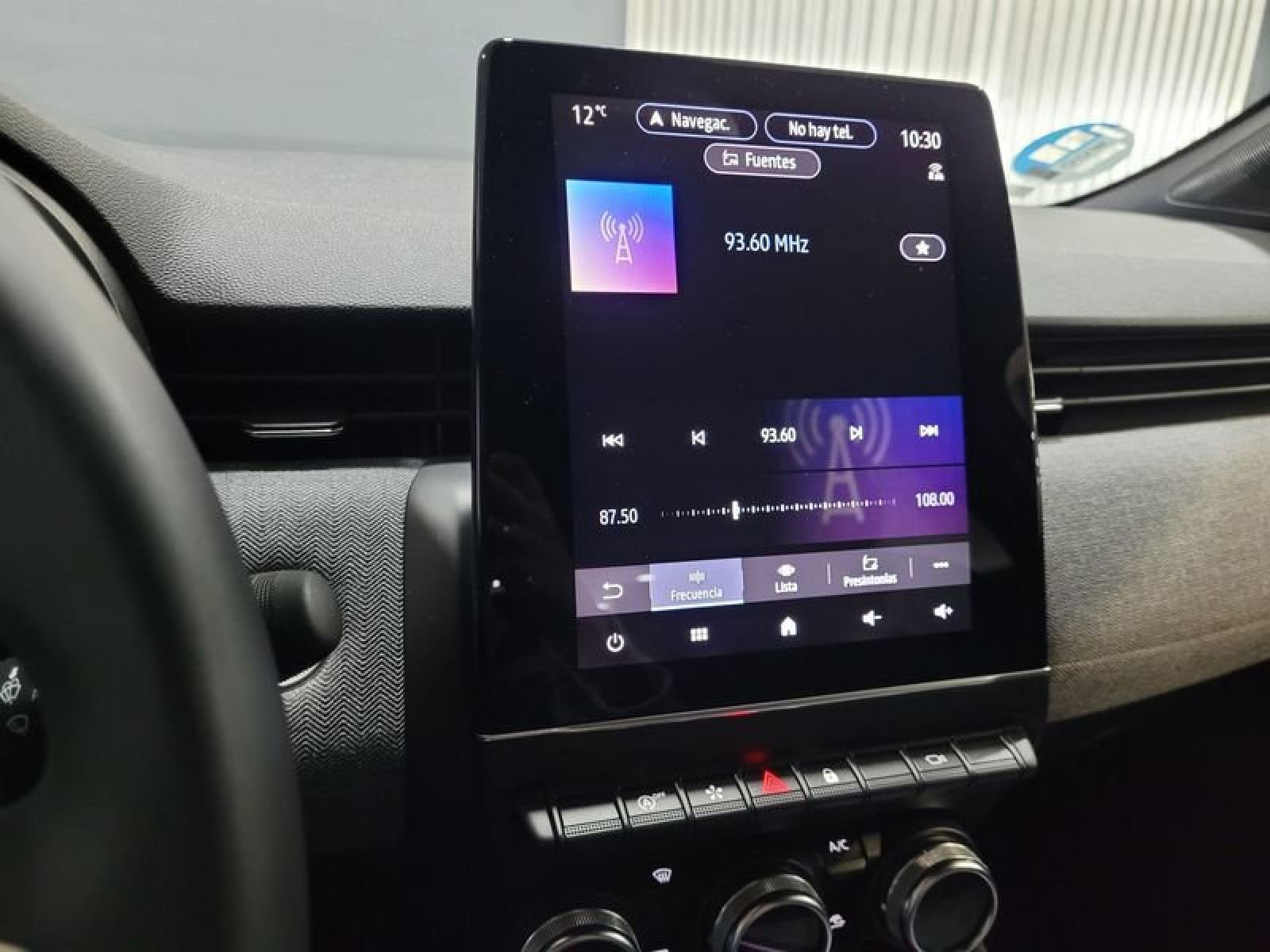 RENAULT CLIO TCe 100cv GLP Techno 23