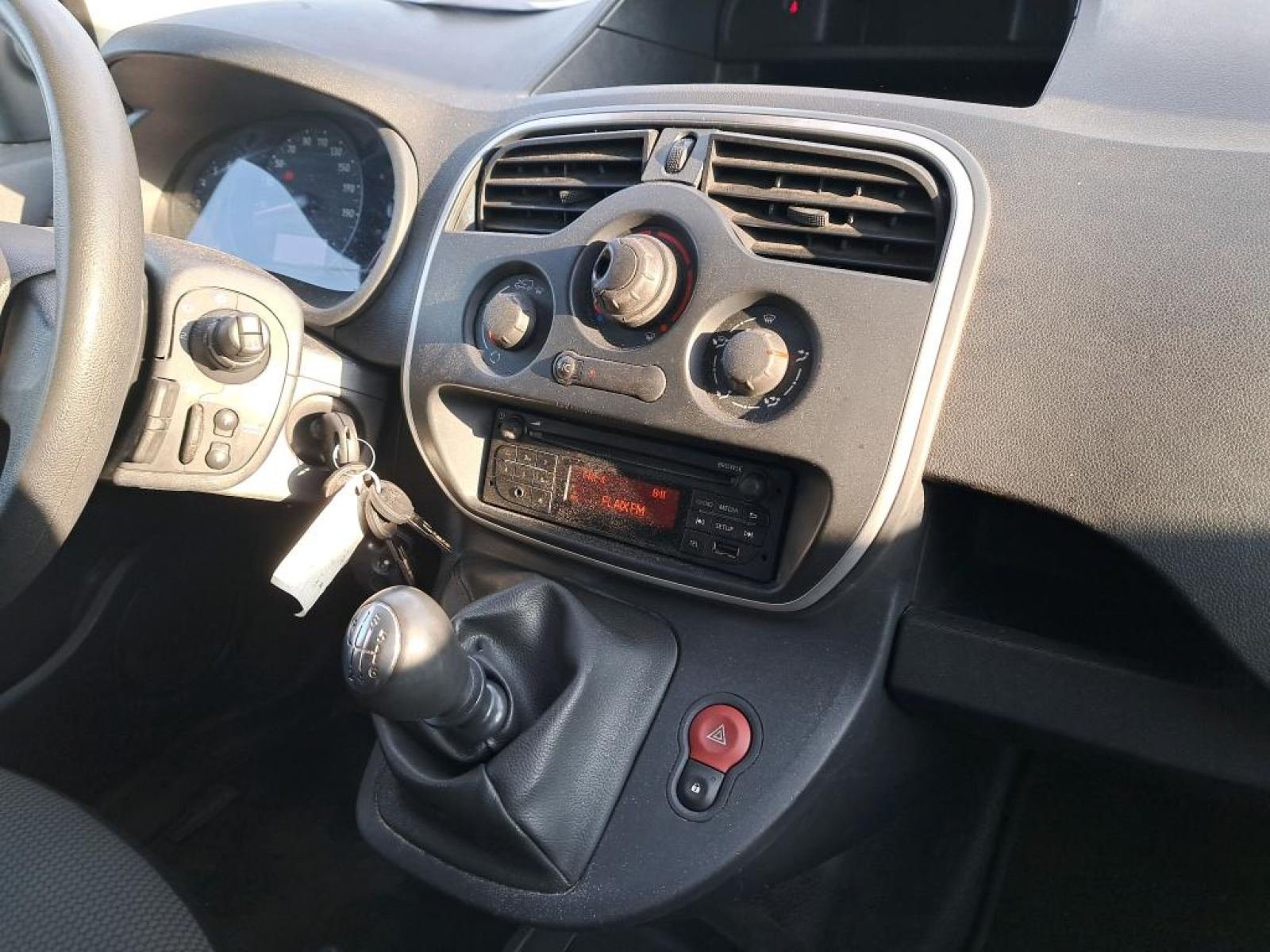 RENAULT KANGOO FURGON PROFESIONAL BLUE DCI 59 KW (80CV) 8
