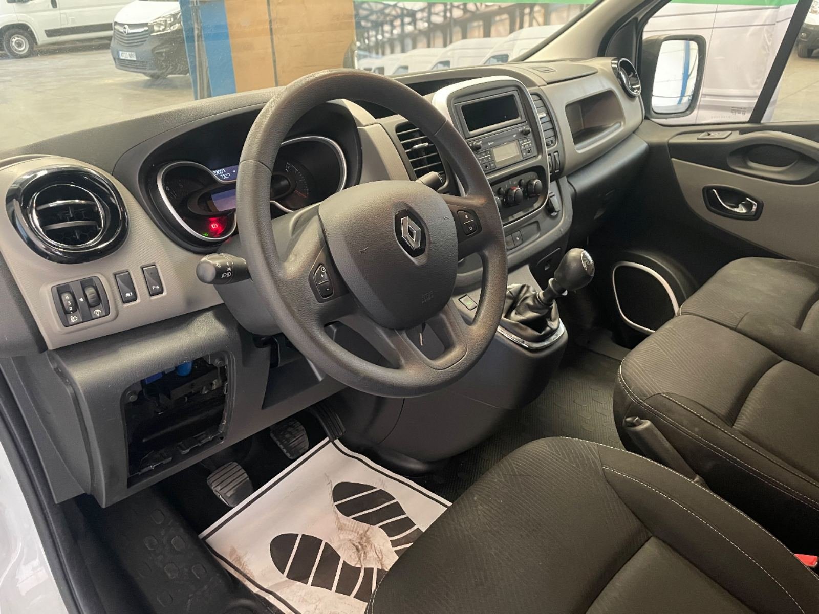 RENAULT TRAFIC Furgón 29 L2H1 dCi 70kW (95CV) Euro 6 11