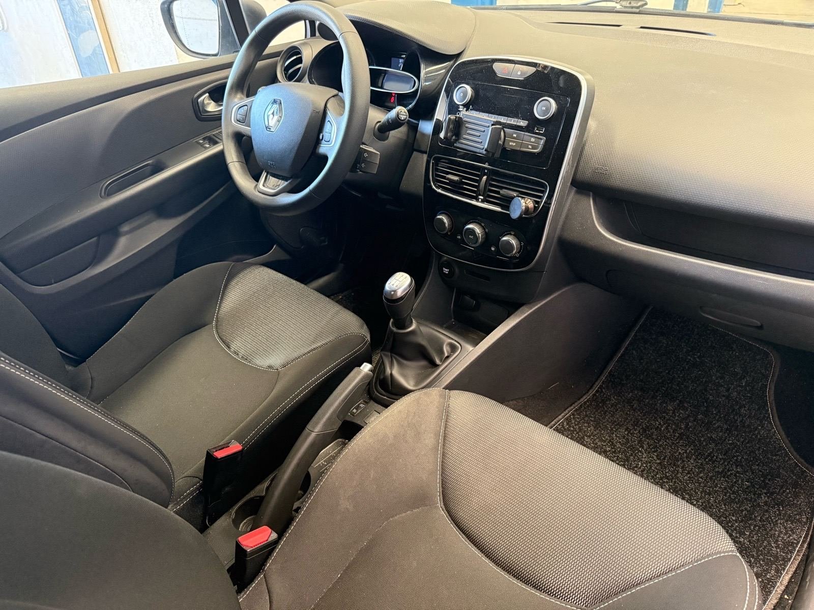 RENAULT CLIO Business TCe 66kW (90CV) GLP -18 10