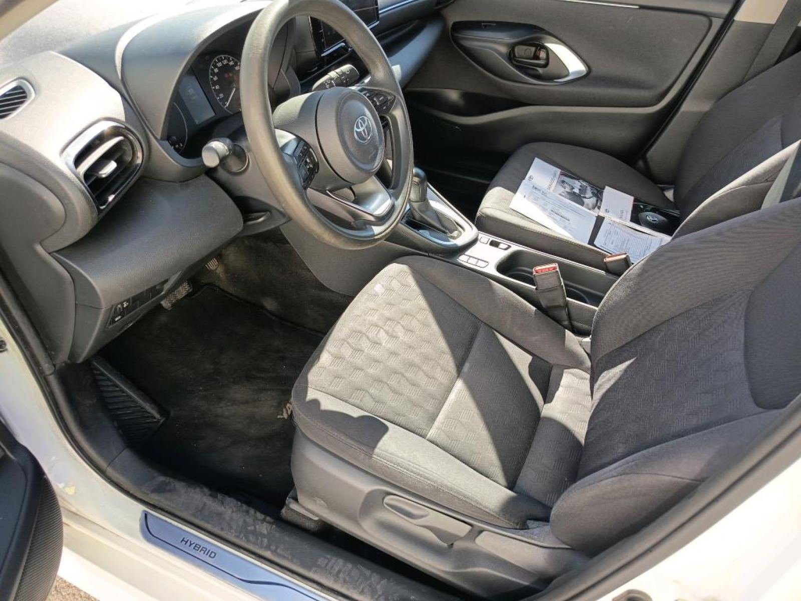 TOYOTA YARIS 1.5 120H Business Plus 85kW 5P 9