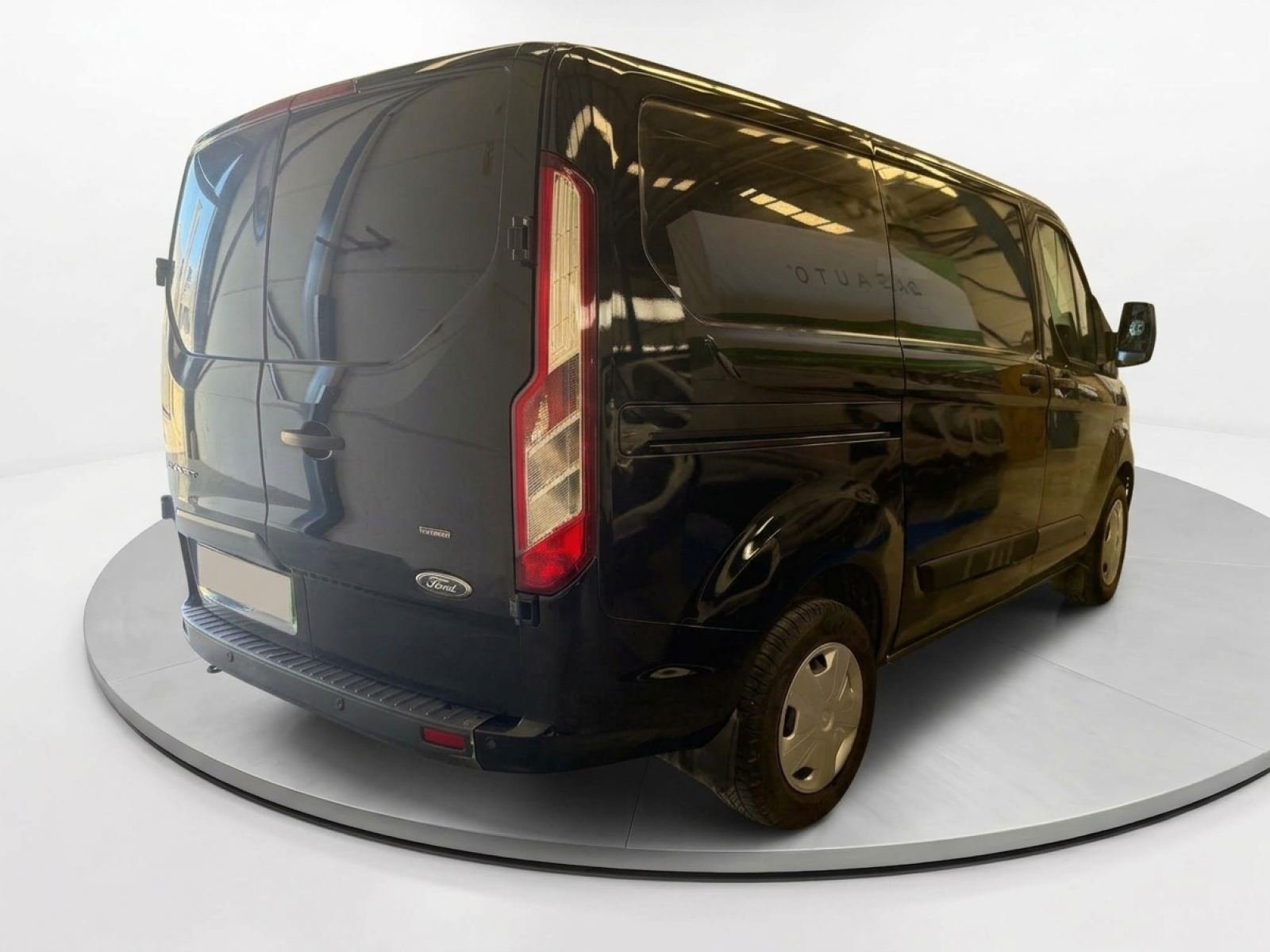 FORD TRANSIT CUSTOM 340 L1 Van Trend Plug-in Hybrid Auto. 4 