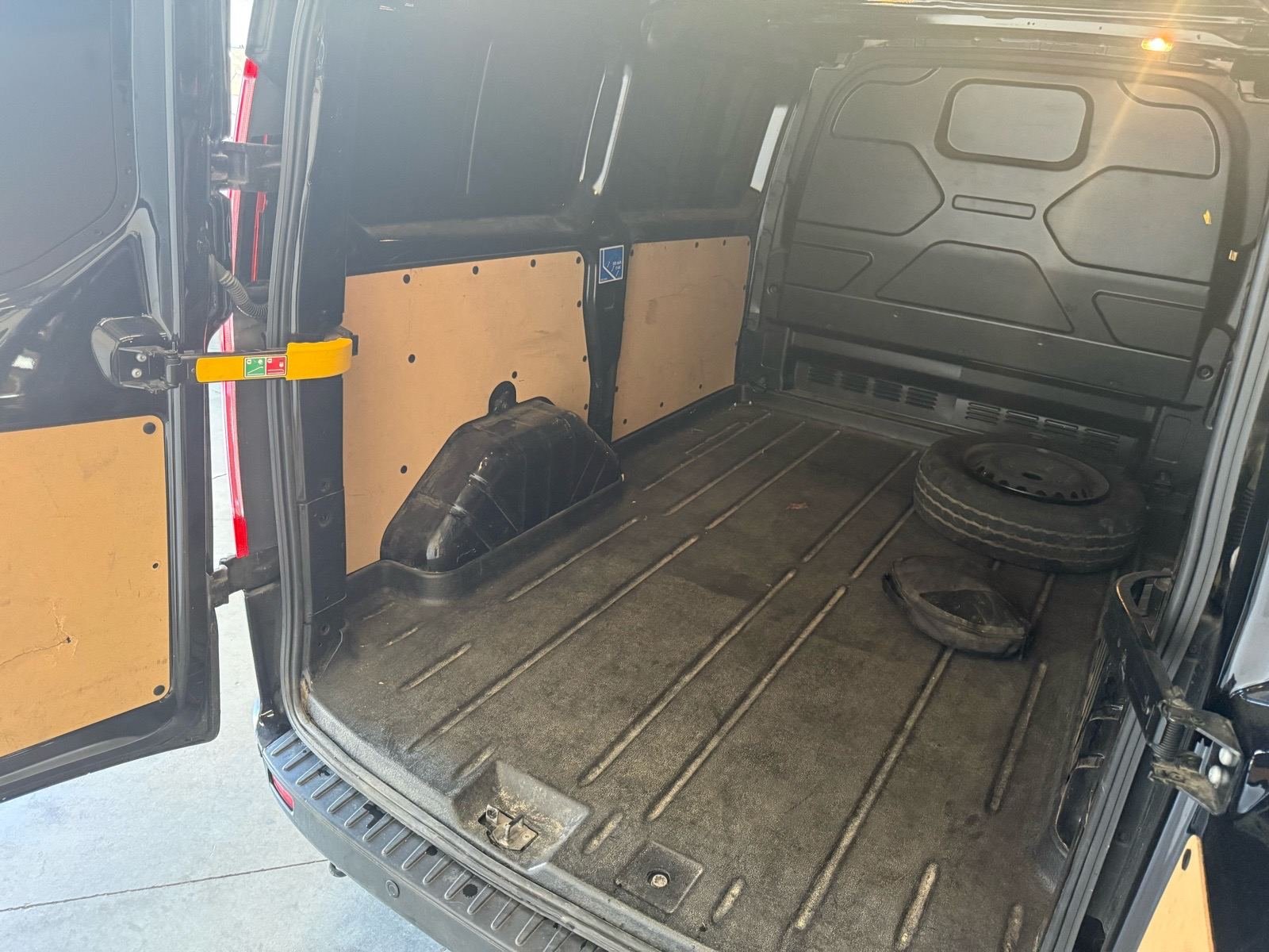 FORD TRANSIT CUSTOM 340 L1 Van Trend Plug-in Hybrid Auto. 11 