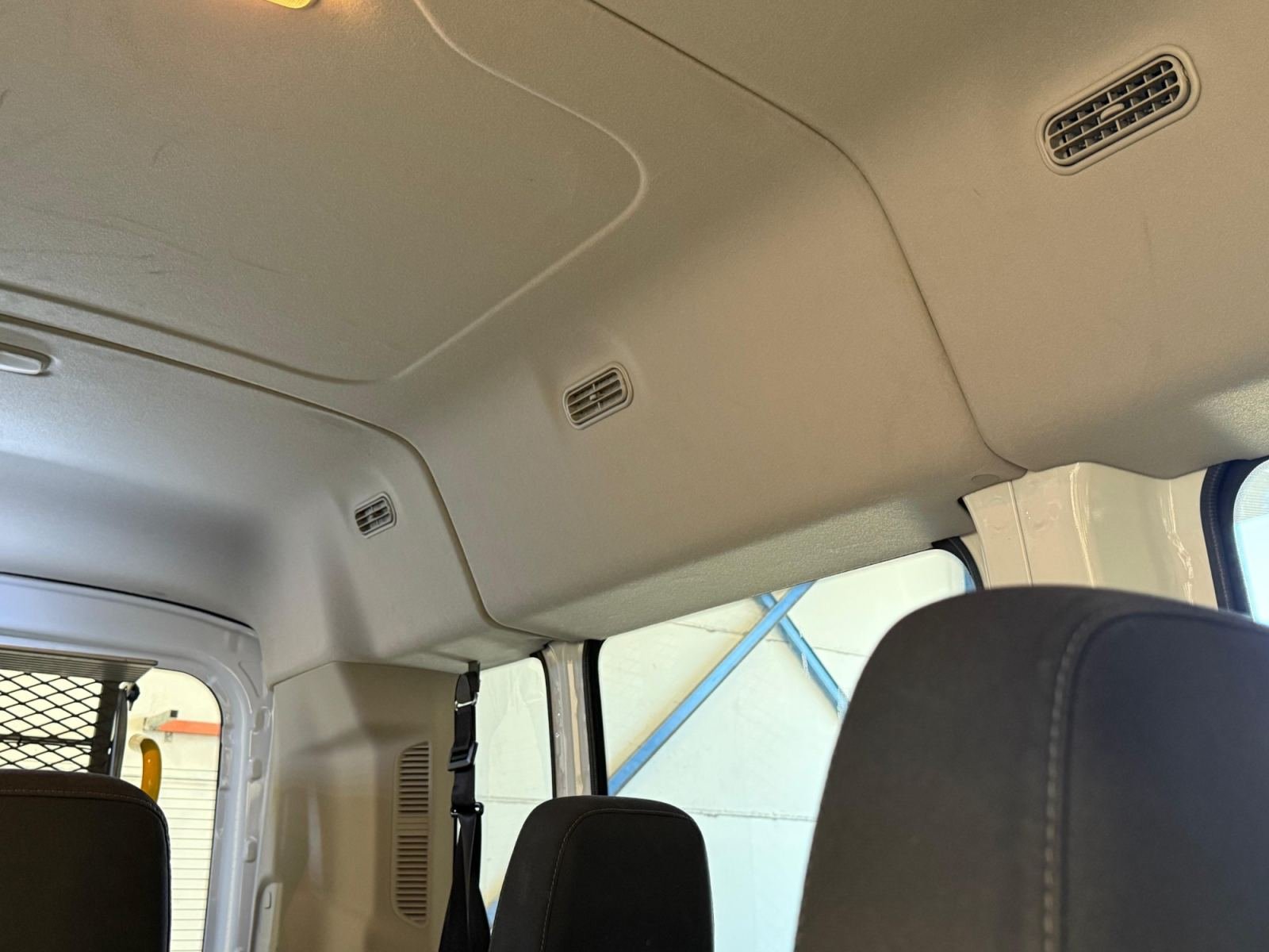 FORD TRANSIT 310 96kW L3H2 Van Trend Delantera 28
