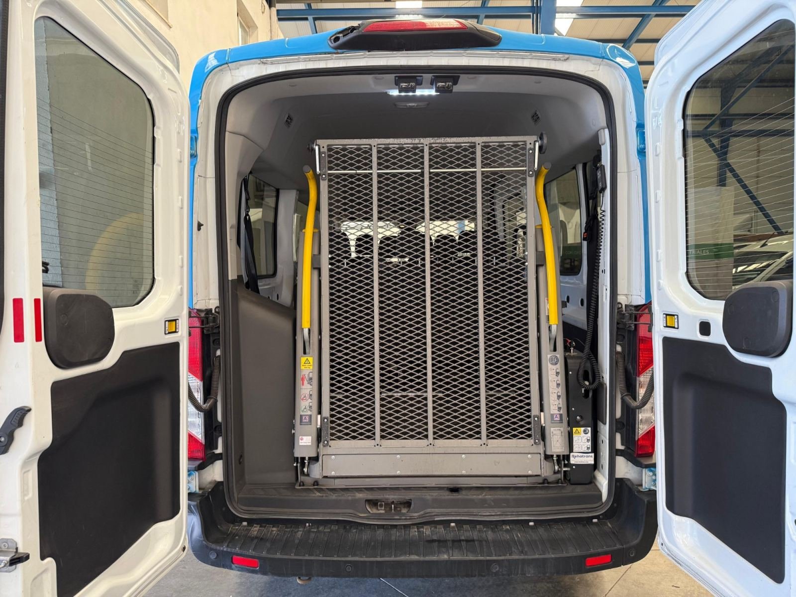 FORD TRANSIT 310 96kW L3H2 Van Trend Delantera 36