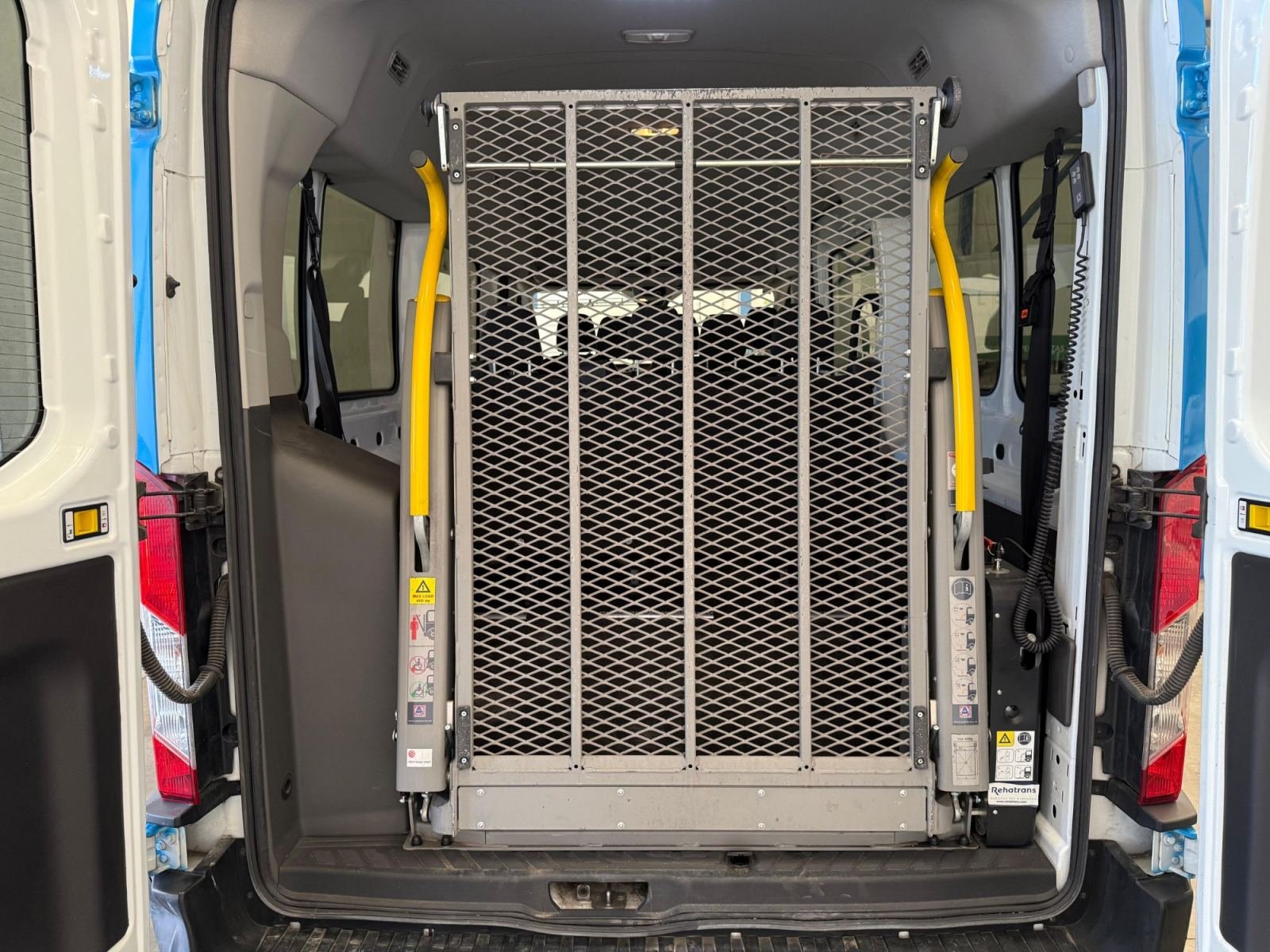 FORD TRANSIT 310 96kW L3H2 Van Trend Delantera 37