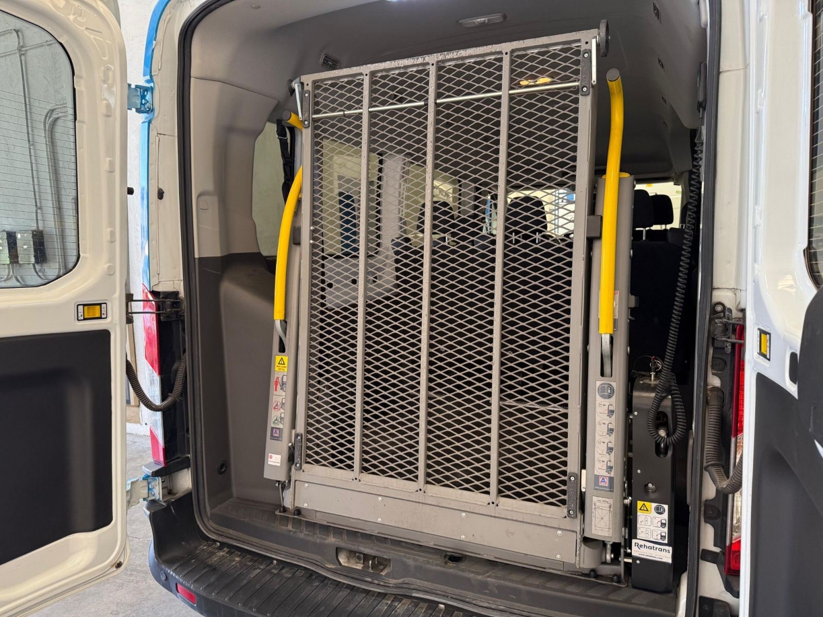 FORD TRANSIT 310 96kW L3H2 Van Trend Delantera 38