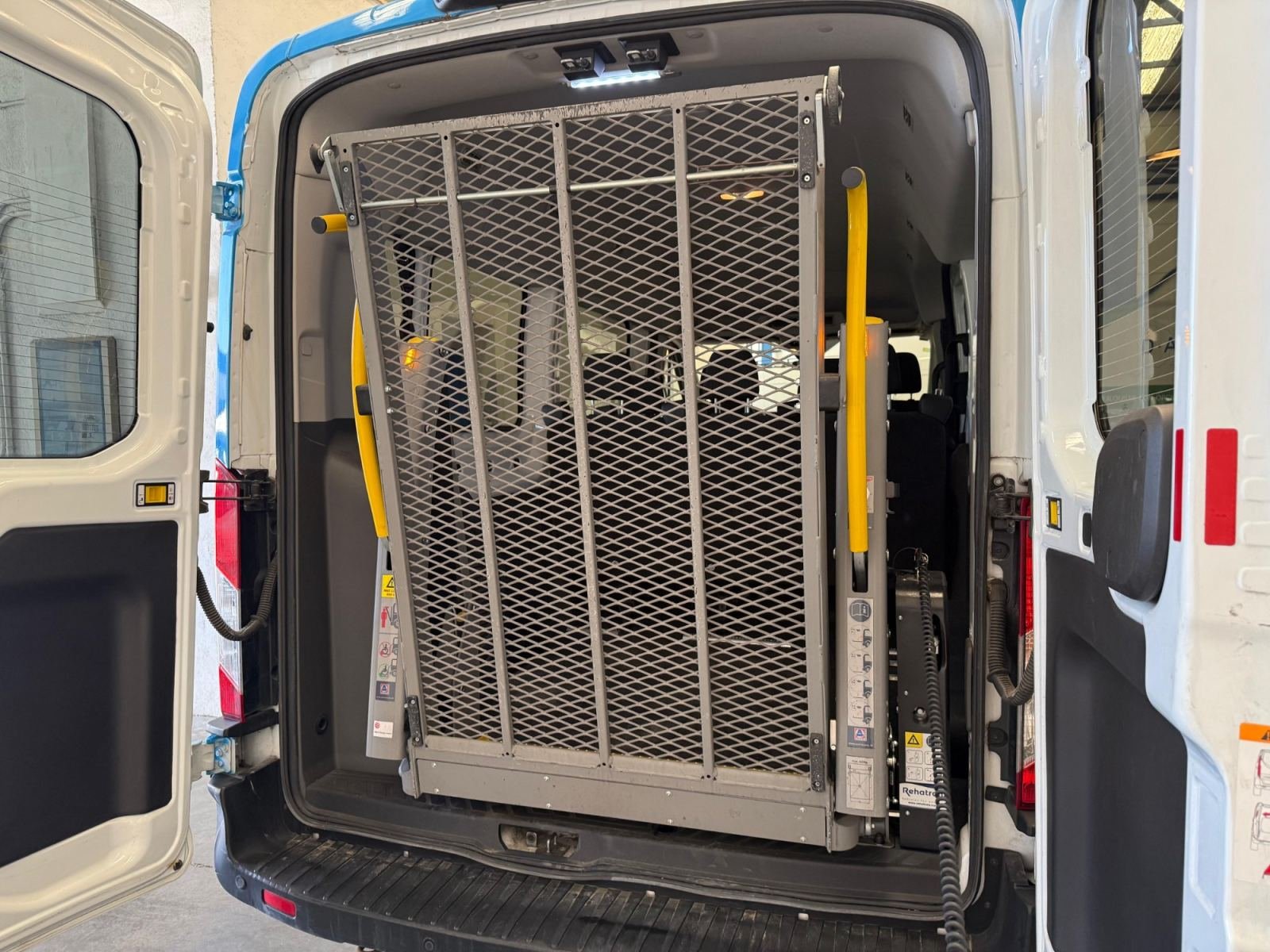 FORD TRANSIT 310 96kW L3H2 Van Trend Delantera 39