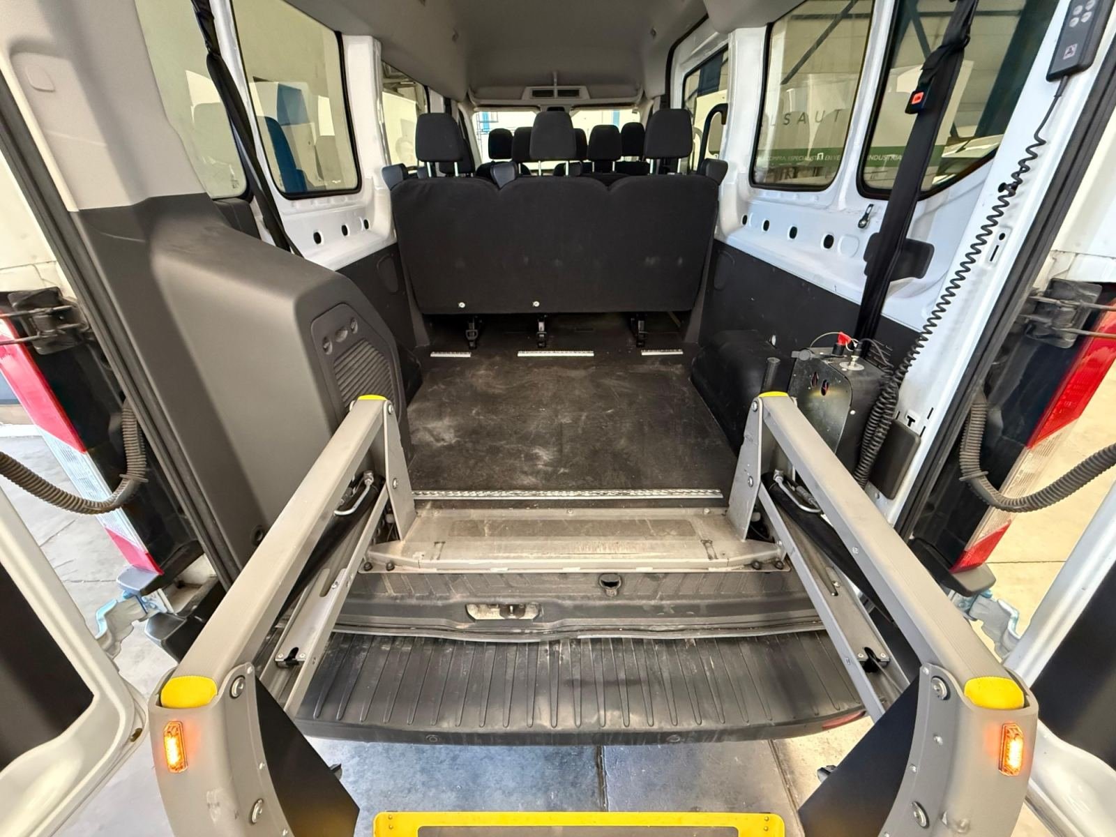 FORD TRANSIT 310 96kW L3H2 Van Trend Delantera 48