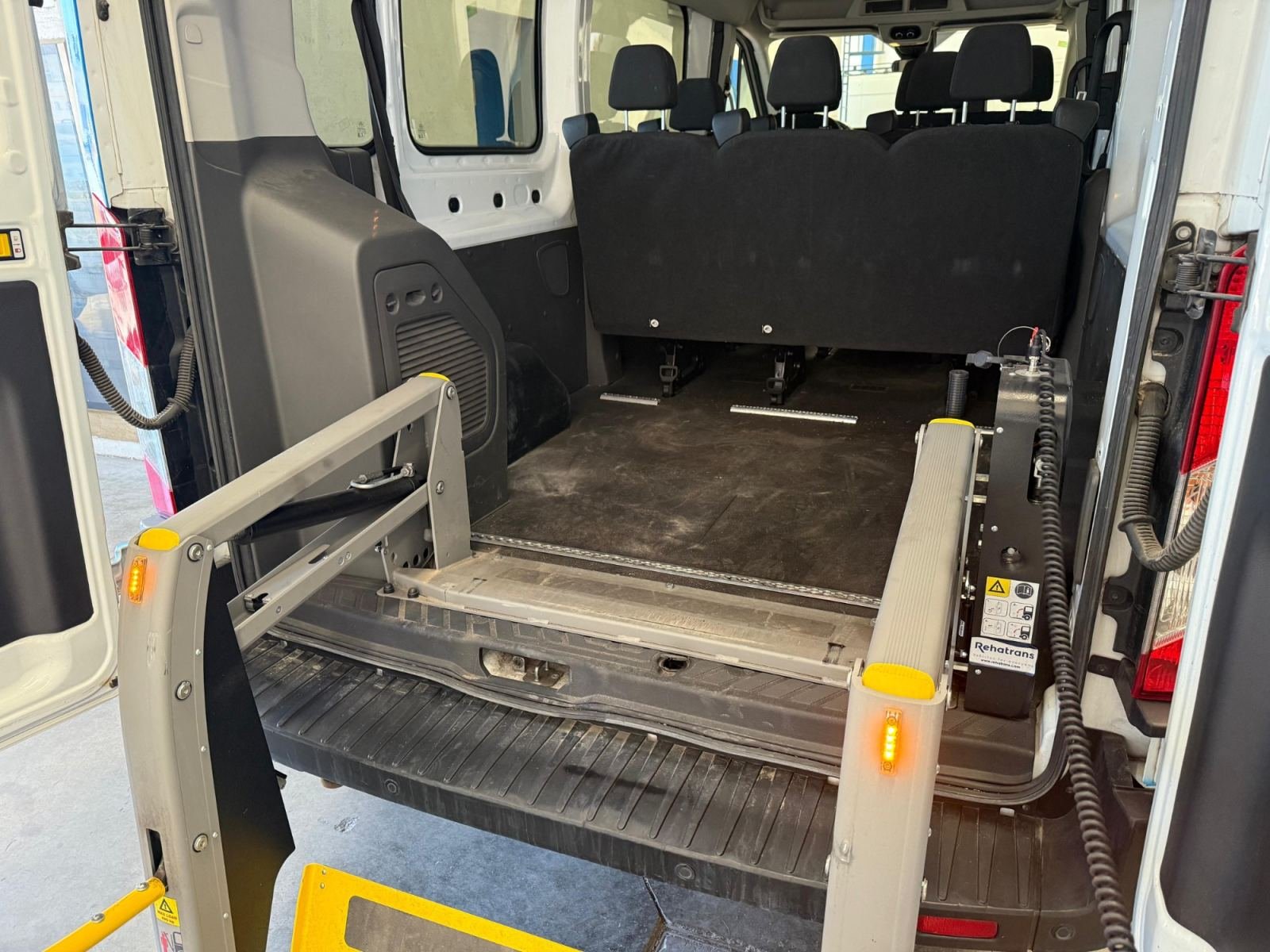 FORD TRANSIT 310 96kW L3H2 Van Trend Delantera 50