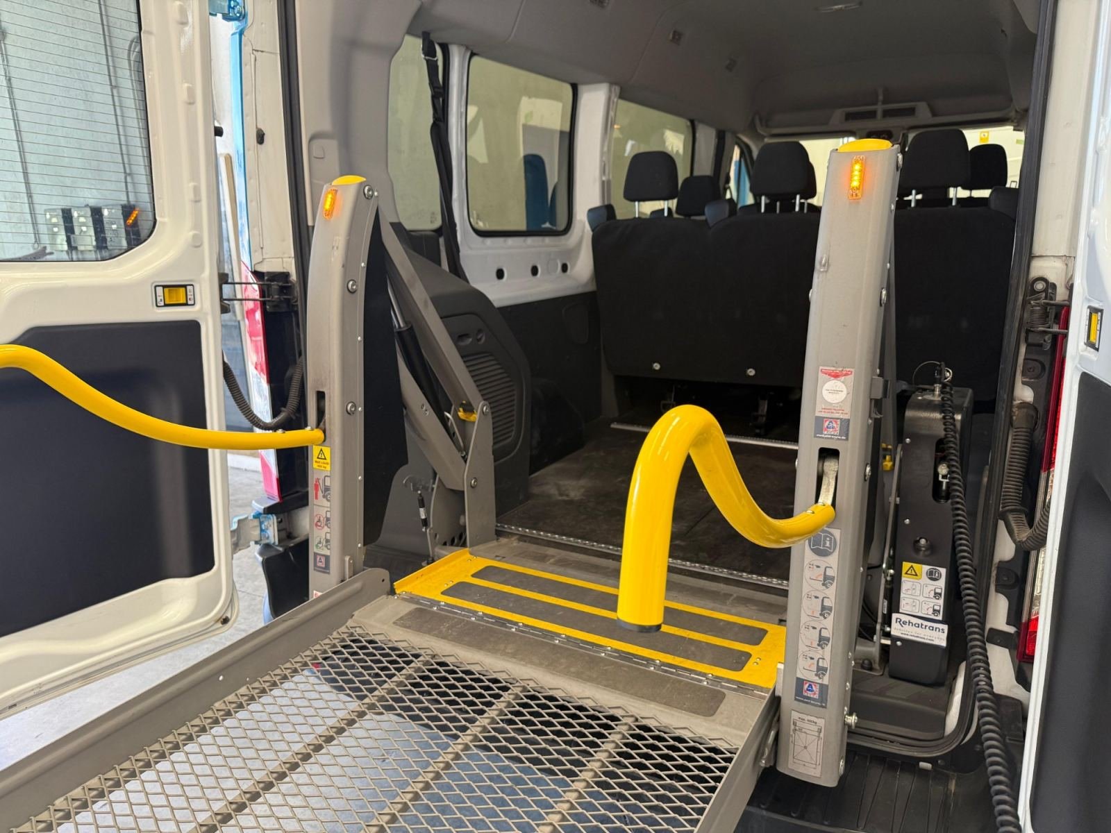 FORD TRANSIT 310 96kW L3H2 Van Trend Delantera 52