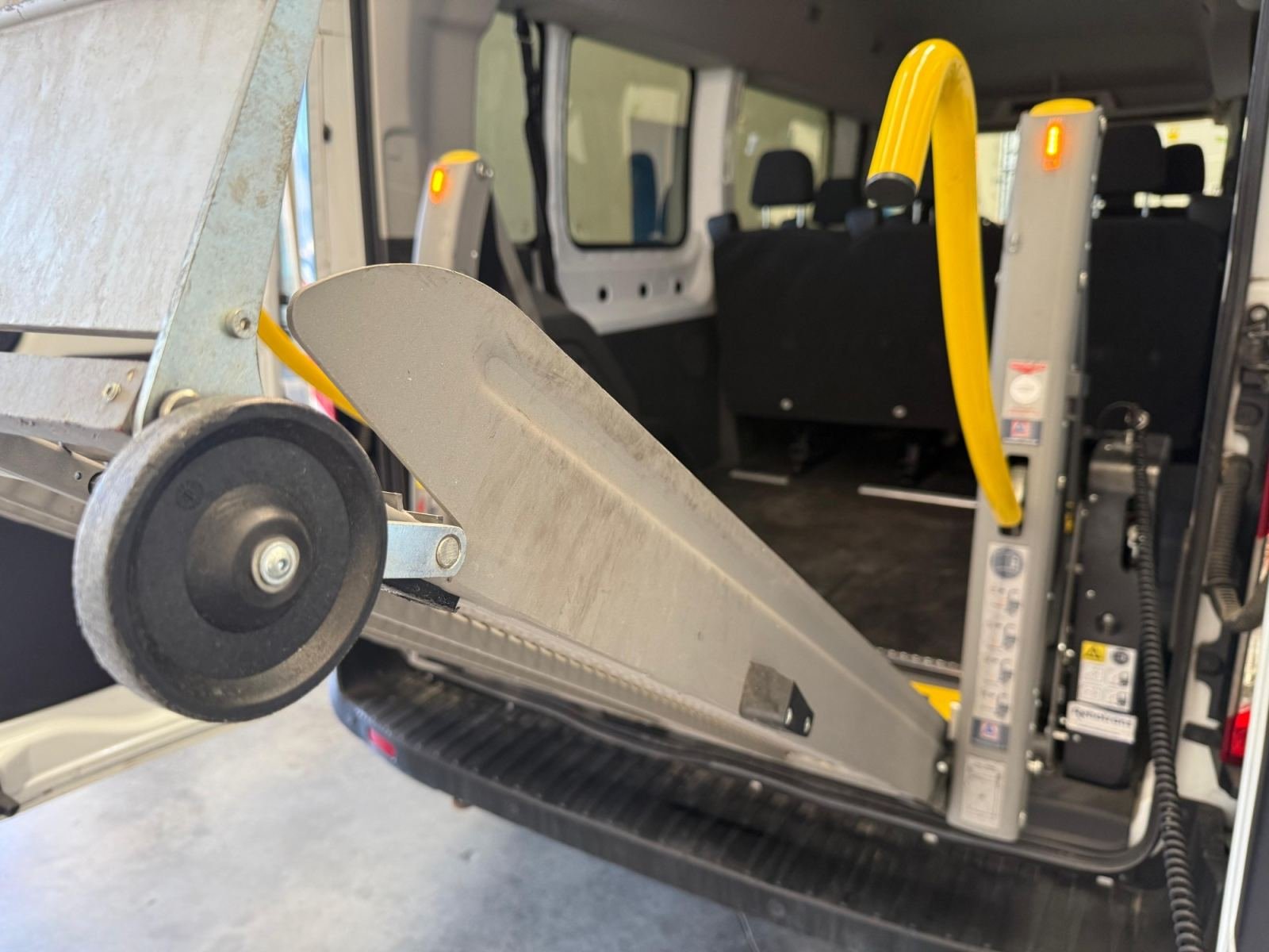 FORD TRANSIT 310 96kW L3H2 Van Trend Delantera 53