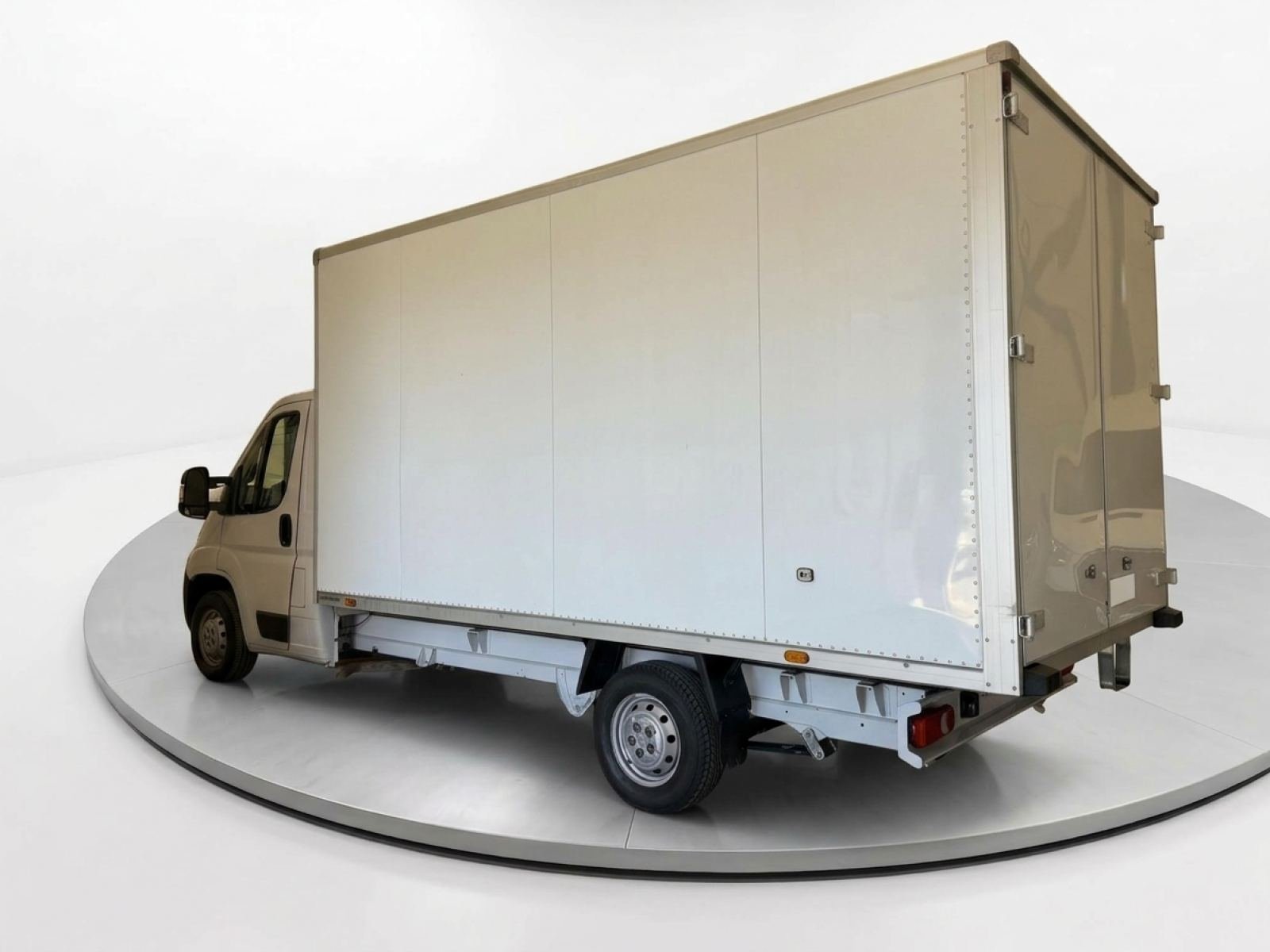 PEUGEOT BOXER 335 L2 BHDI 103kW (140CV) S&S 6 Vel. MAN 2