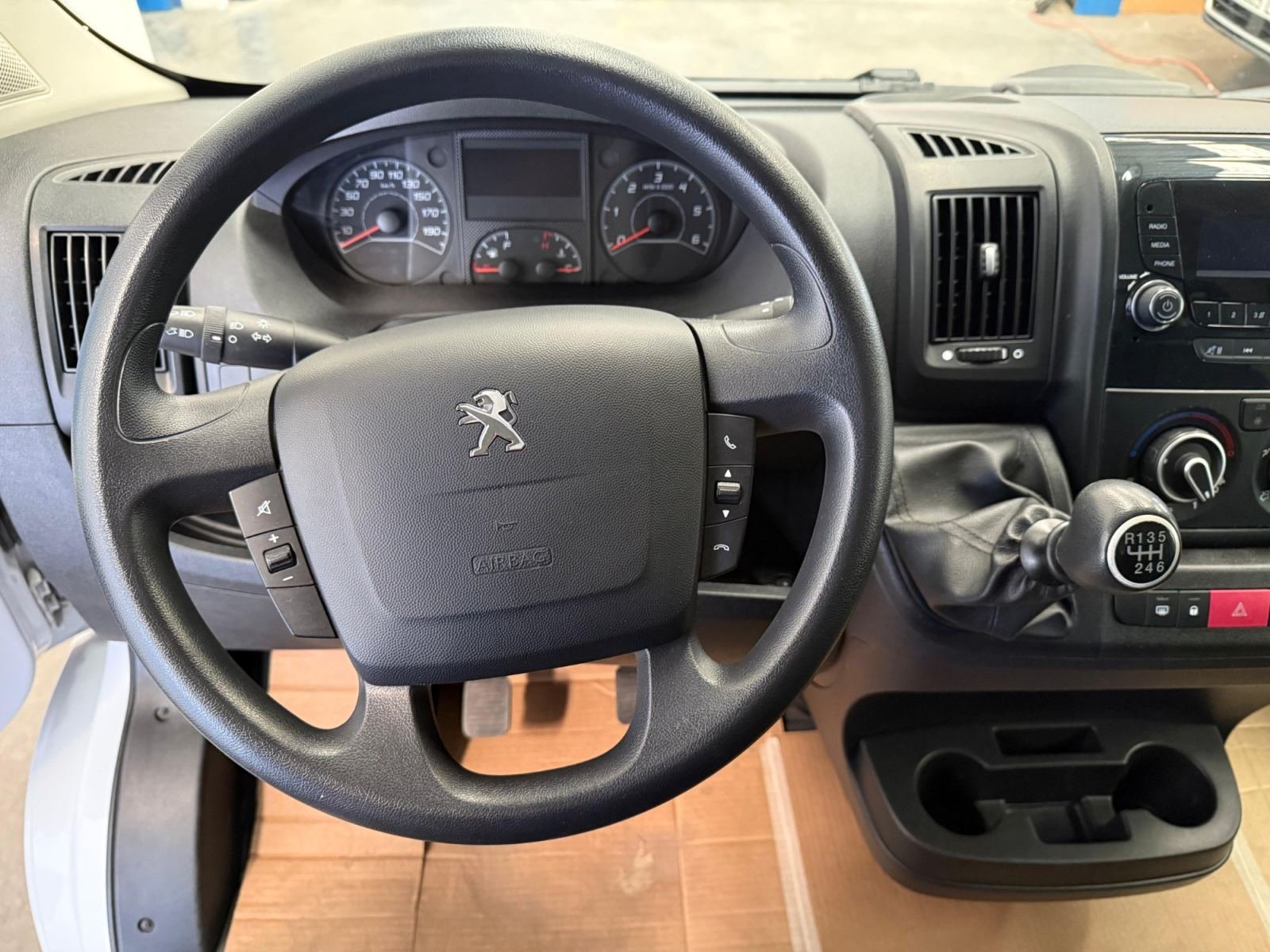 PEUGEOT BOXER 335 L2 BHDI 103kW (140CV) S&S 6 Vel. MAN 14
