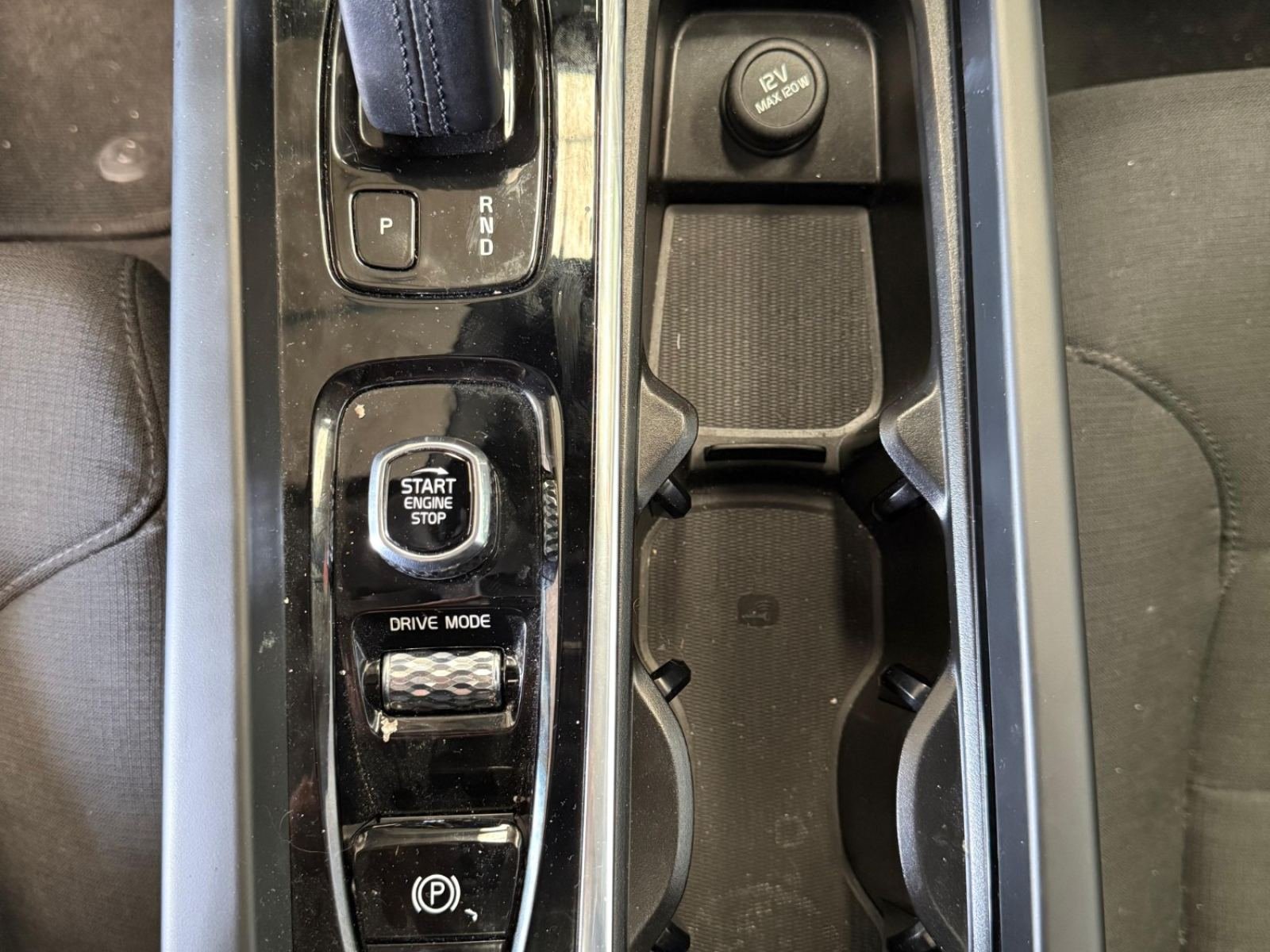 VOLVO S60 B4(G) FWD Momentum Pro aut 24