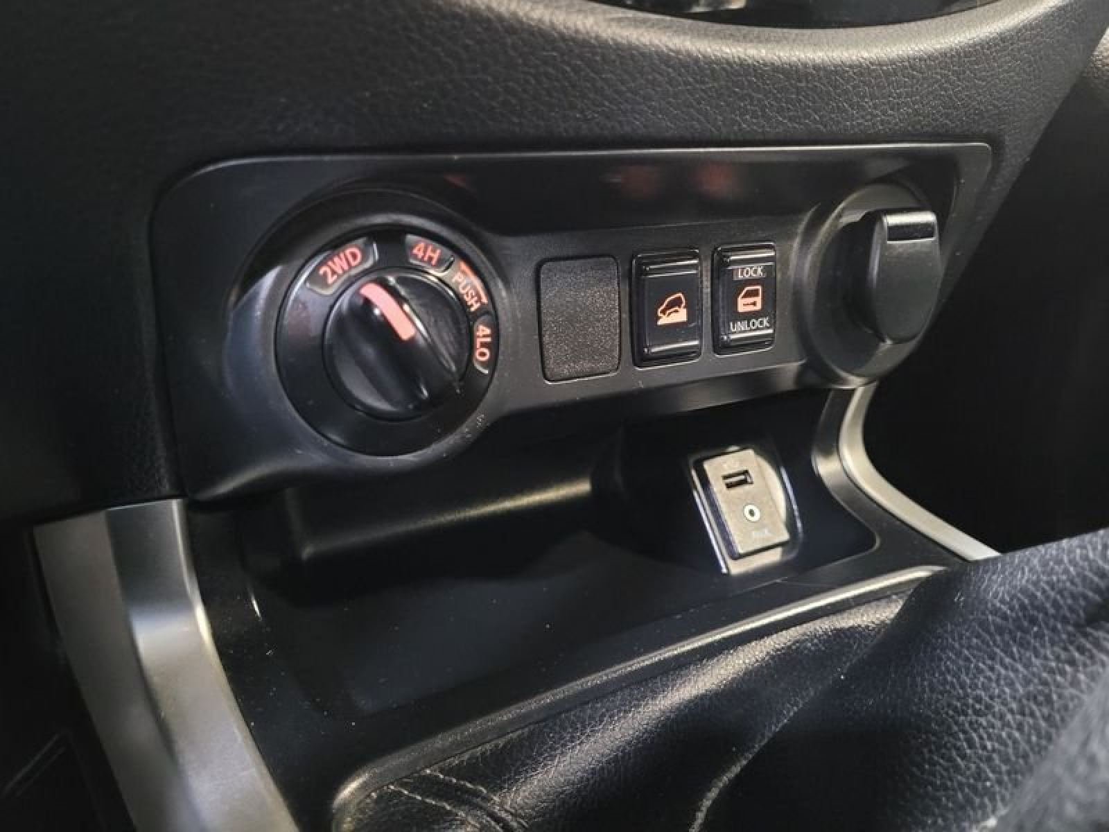 NISSAN NAVARA 2.3dCi 190cv N-Connecta 24