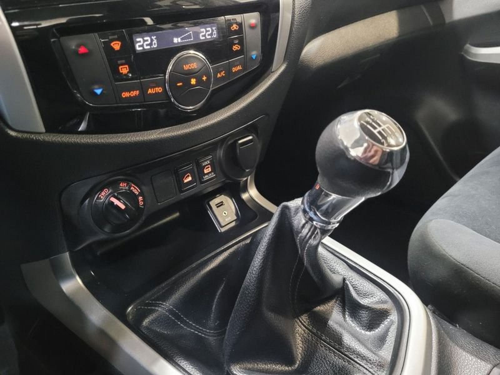 NISSAN NAVARA 2.3dCi 190cv N-Connecta 25