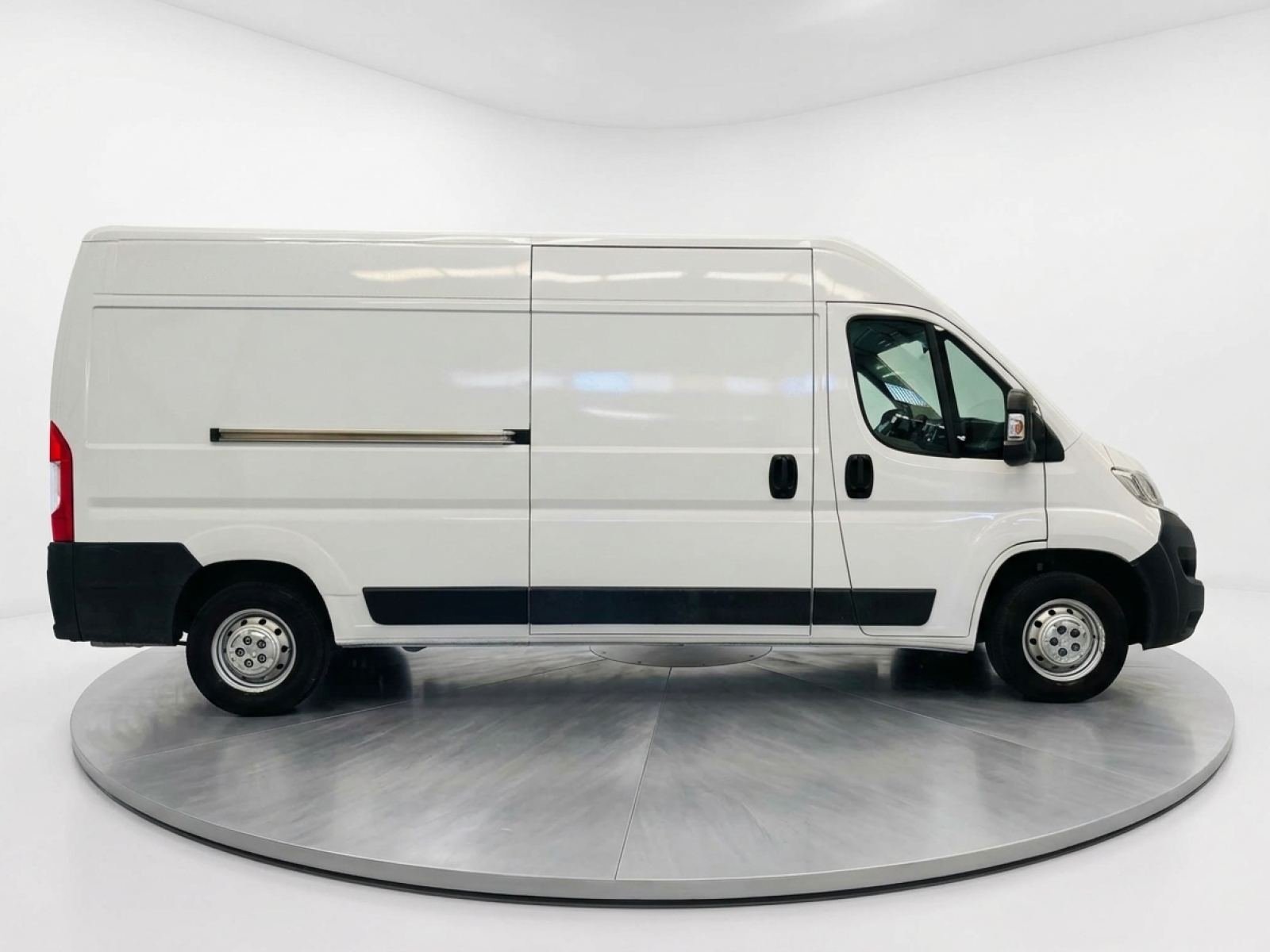 Fiat Ducato 33 Medio Techo Alto 2.0 Mjet - foto 4