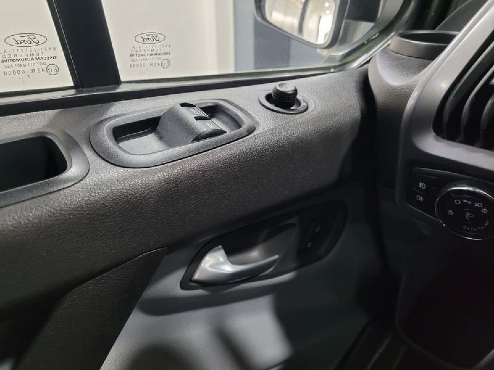 Ford Transit Custom Kombi 2.0 TDCi 310 L1 Ambiente - foto 13