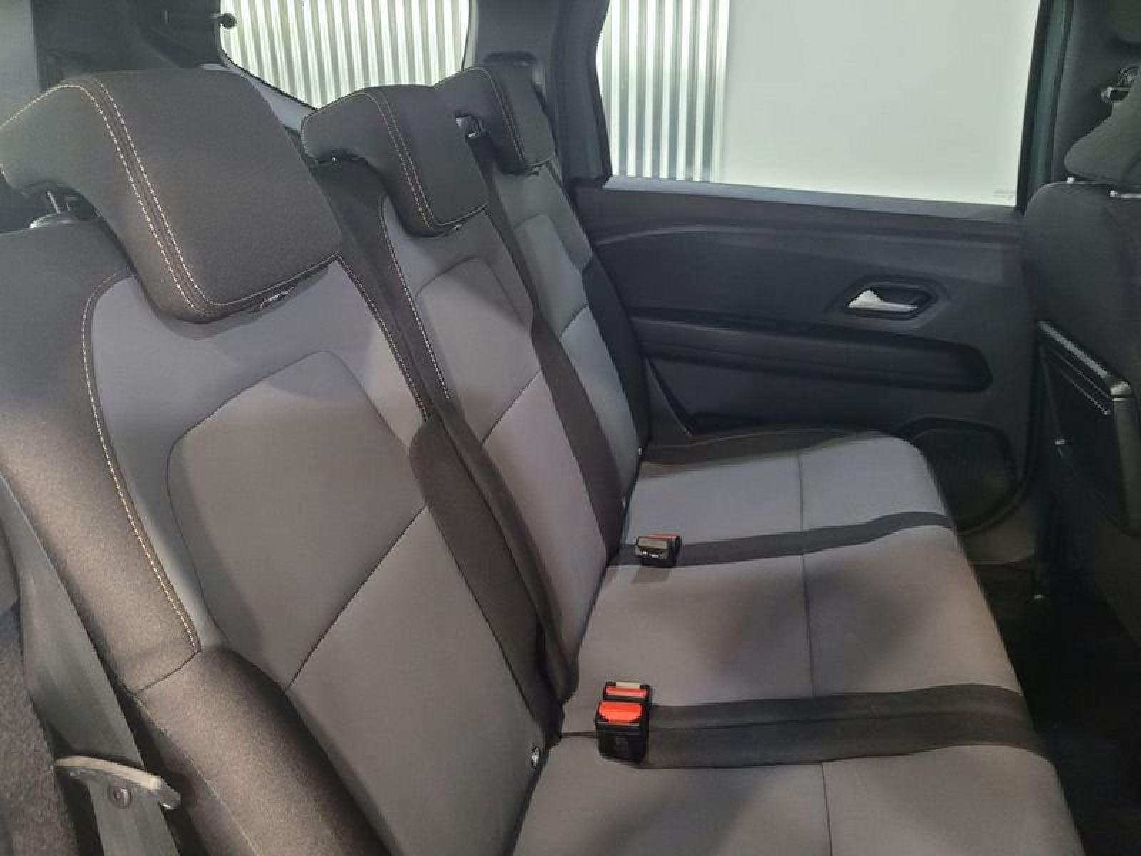 DACIA JOGGER Hybrid 140cv S.L. Extreme 7 plazas 9 