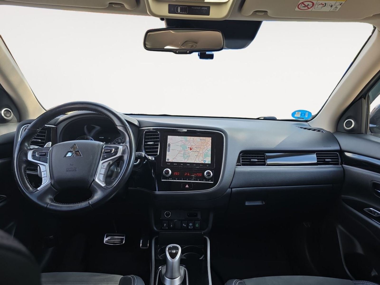 MITSUBISHI OUTLANDER 2.4 PHEV Kaiteki+ Auto 4WD 8 