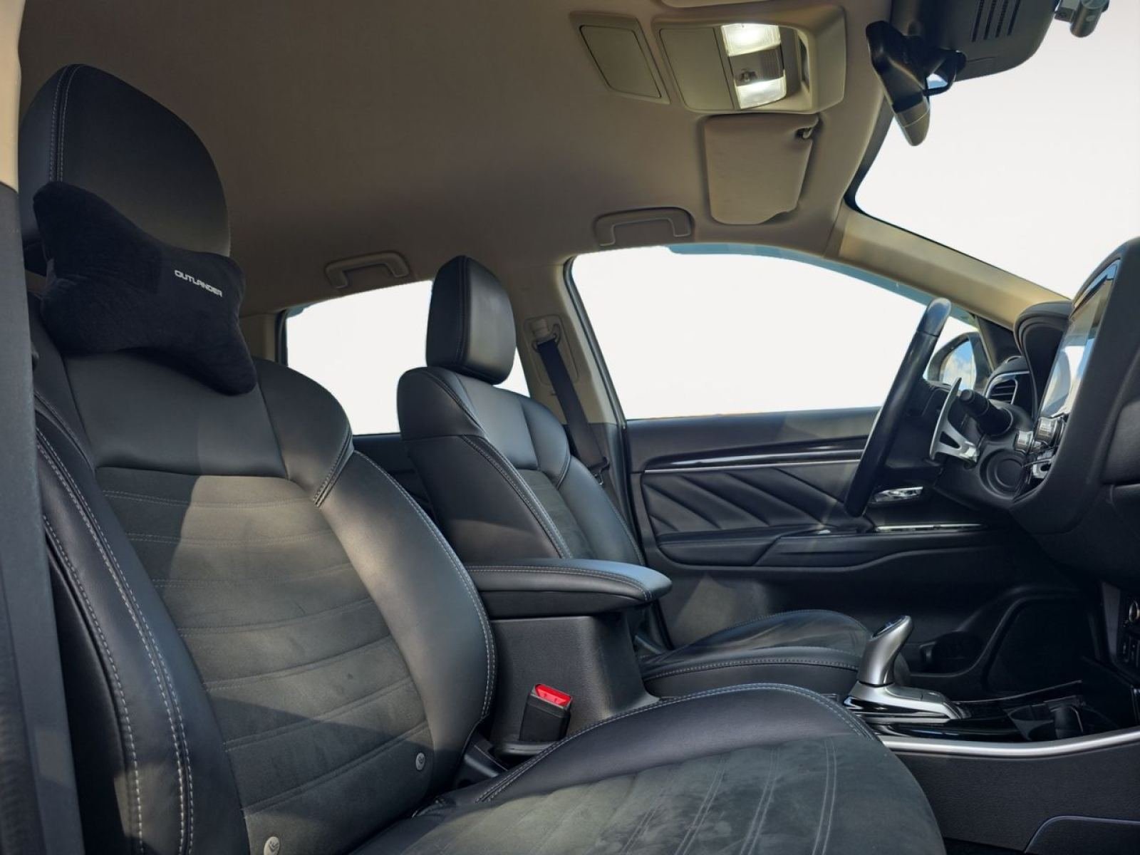 MITSUBISHI OUTLANDER 2.4 PHEV Kaiteki+ Auto 4WD 12 