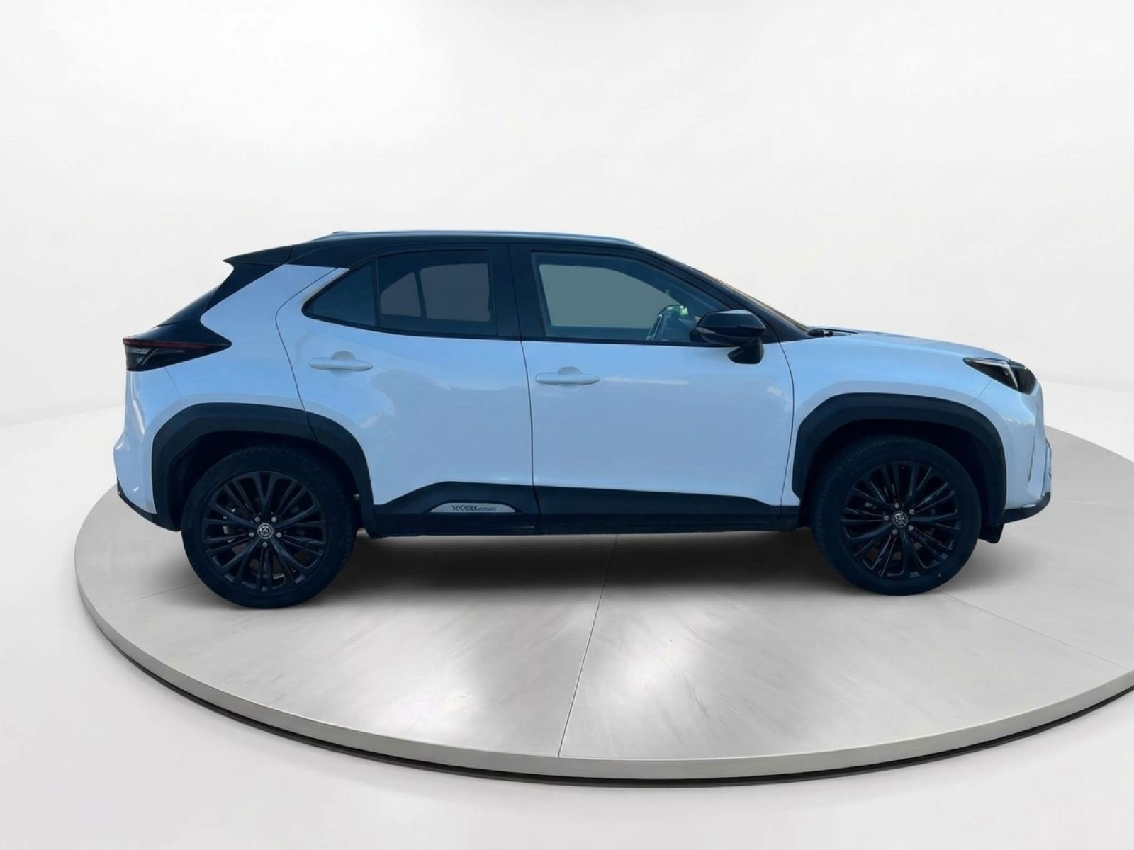 TOYOTA YARIS CROSS 1.5 120H Adventure 3 