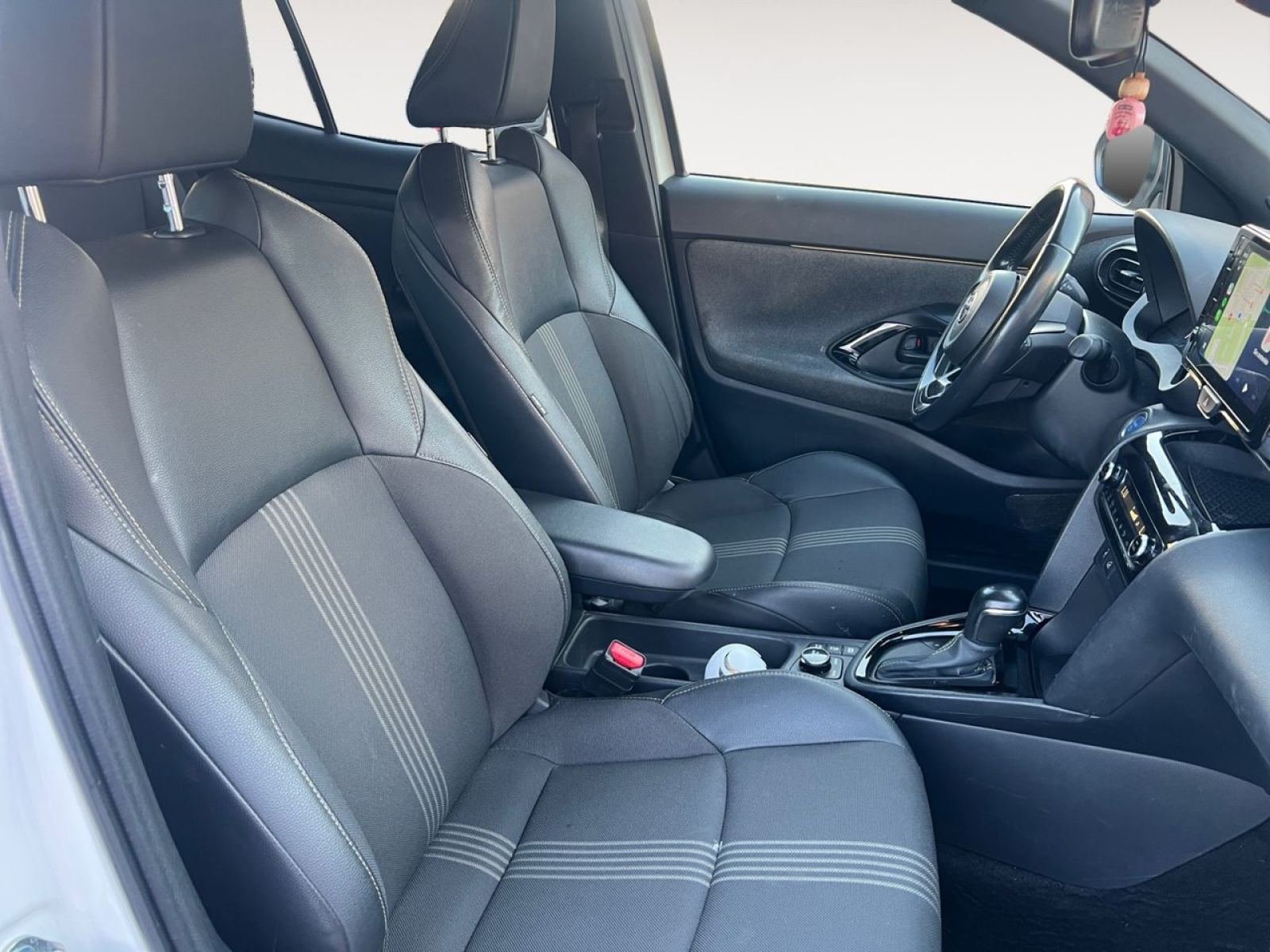 TOYOTA YARIS CROSS 1.5 120H Adventure 9 