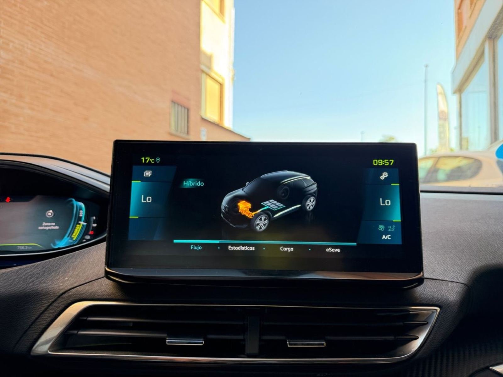 PEUGEOT 3008 HYBRID 180 e-EAT8 Allure Pack 17
