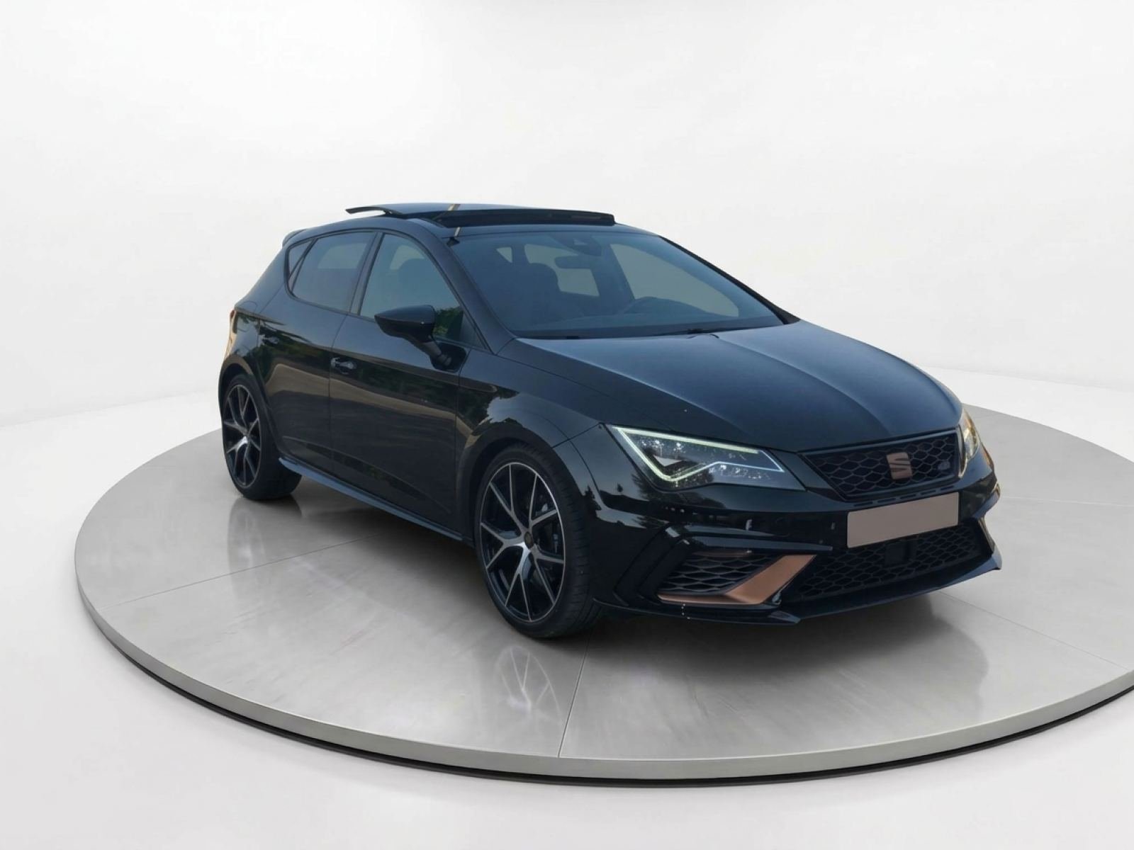 SEAT LEON 2.0 TSI 213kW DSG-7 Cupra Black Carbon 3 