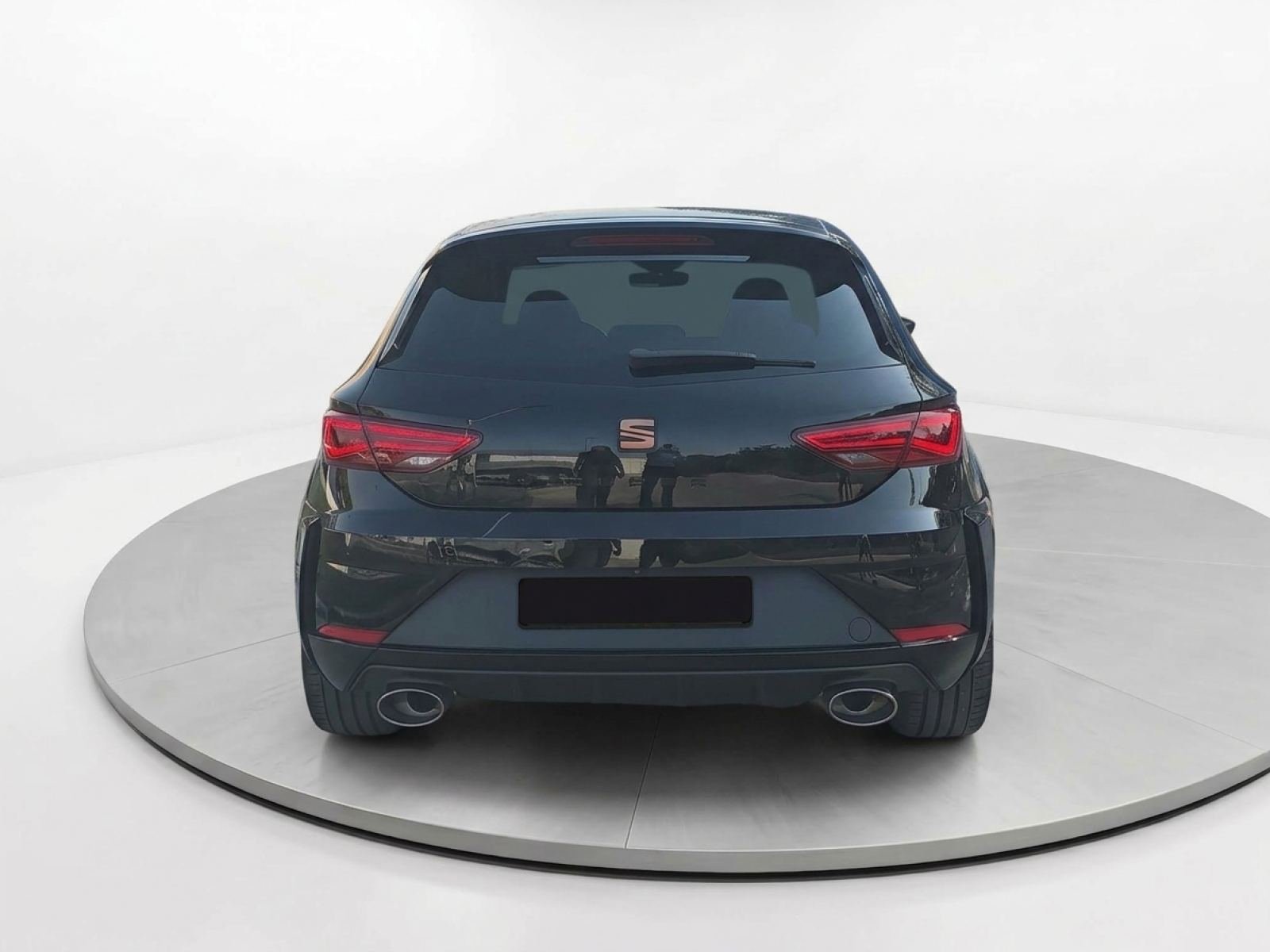 SEAT LEON 2.0 TSI 213kW DSG-7 Cupra Black Carbon 6 