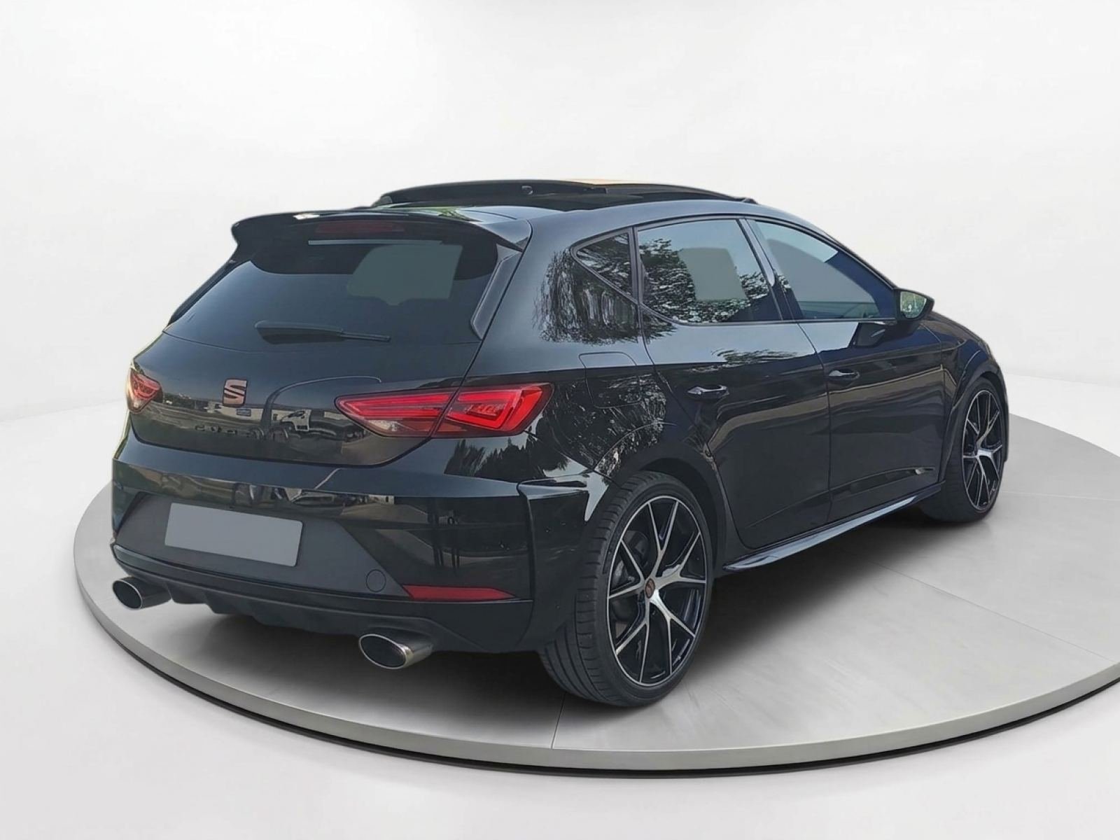 SEAT LEON 2.0 TSI 213kW DSG-7 Cupra Black Carbon 7 