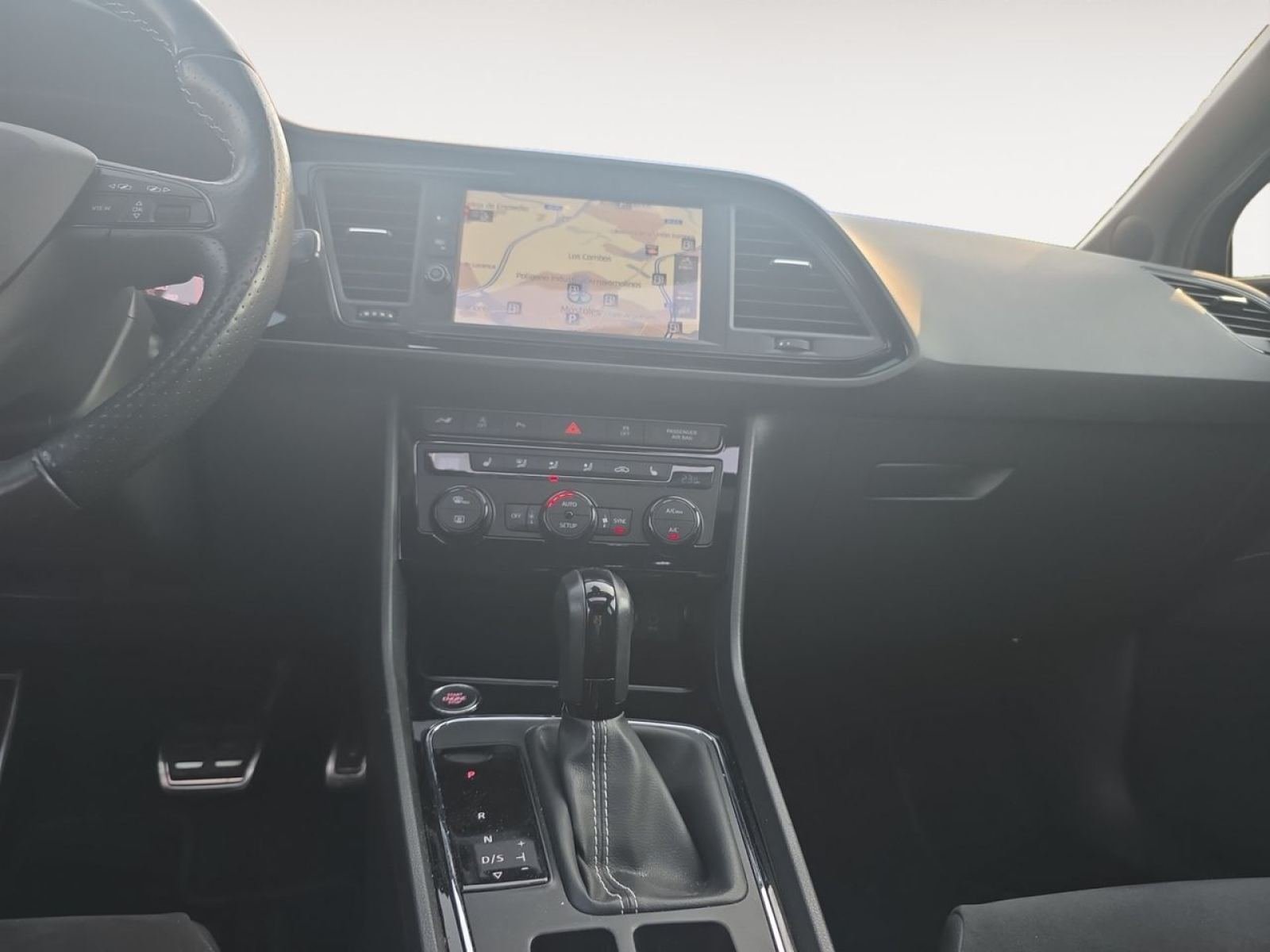 SEAT LEON 2.0 TSI 213kW DSG-7 Cupra Black Carbon 10 