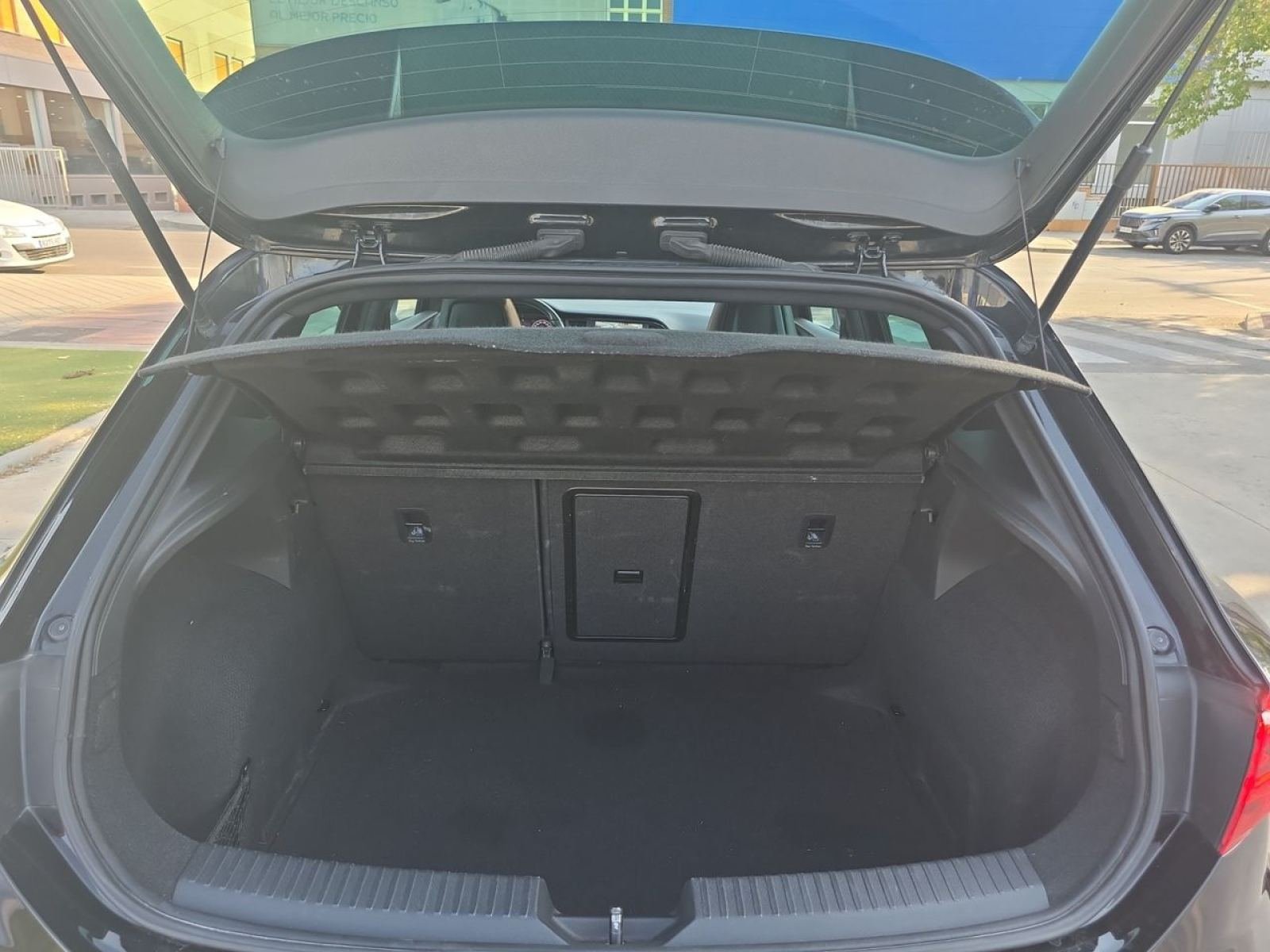 SEAT LEON 2.0 TSI 213kW DSG-7 Cupra Black Carbon 26 