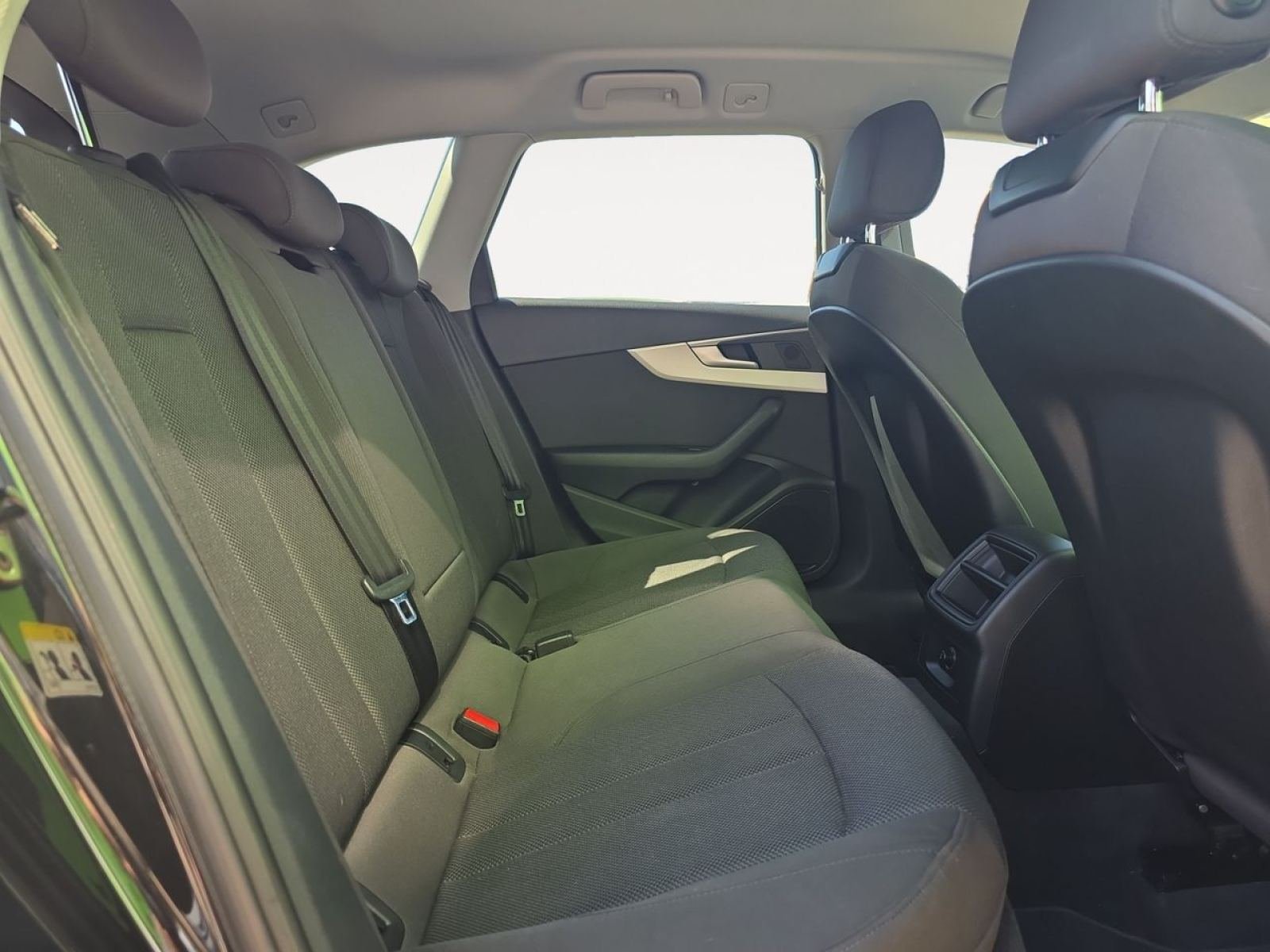 AUDI A4 Avant Advanced 30 TDI 100kW S tronic 13 