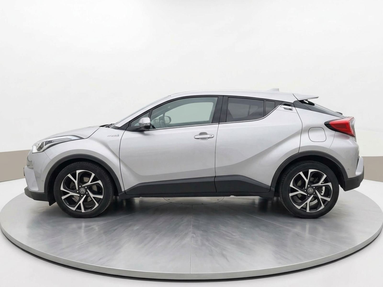 TOYOTA C-HR 1.8 125H Advance 4