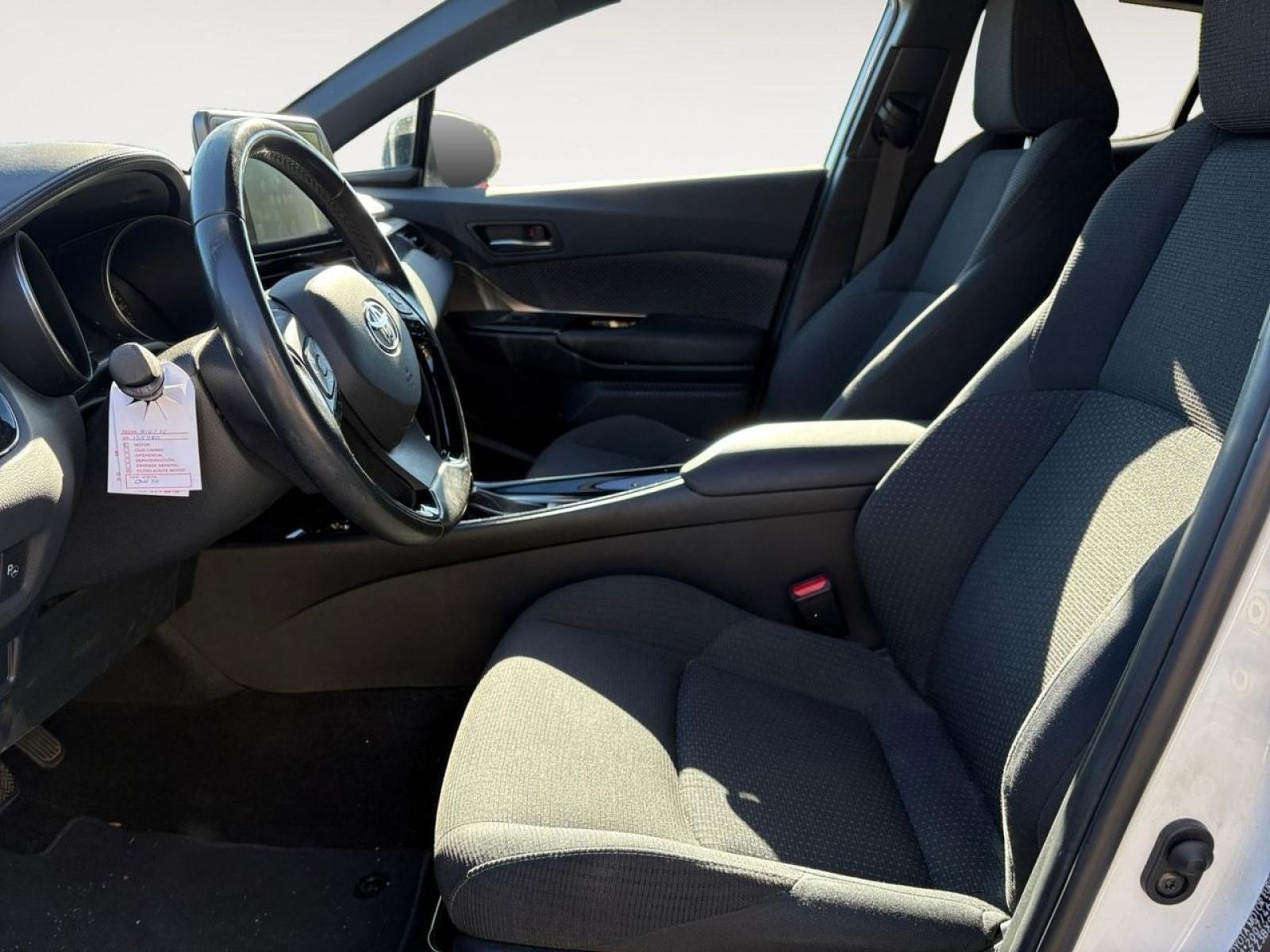 TOYOTA C-HR 1.8 125H Advance 7
