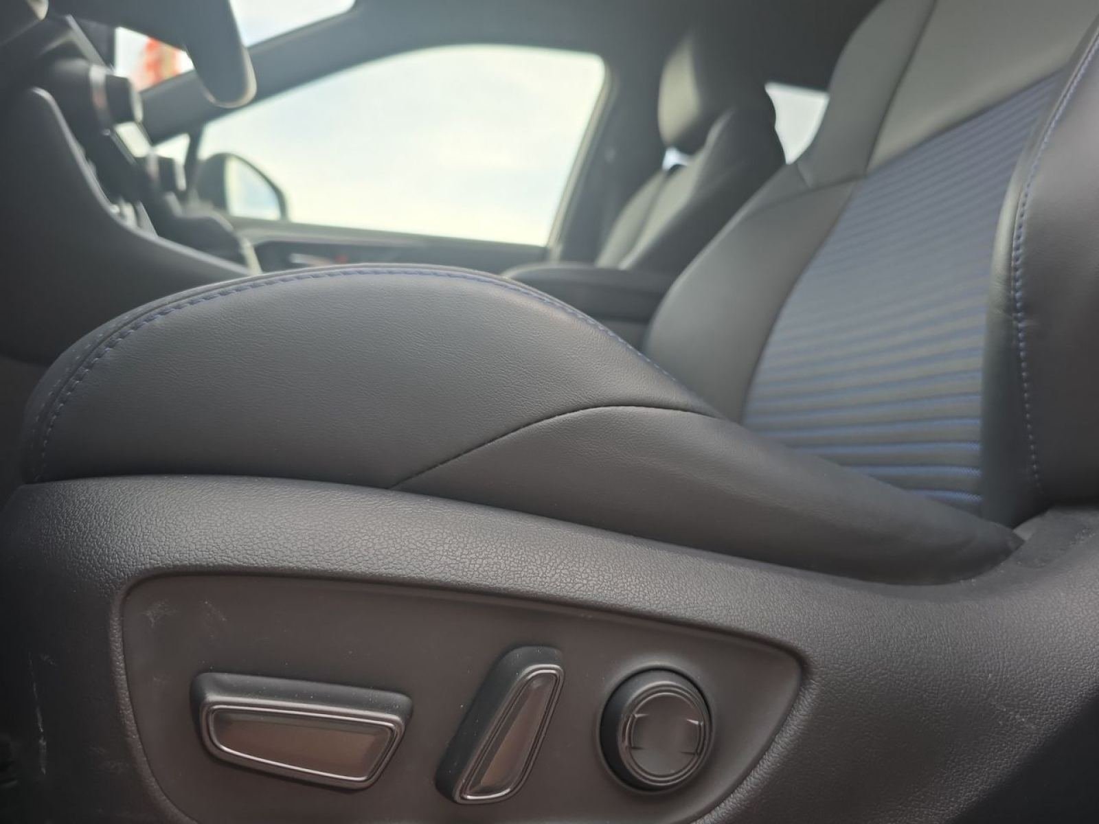 TOYOTA RAV4 220H e-CVT 4x2 Style 18