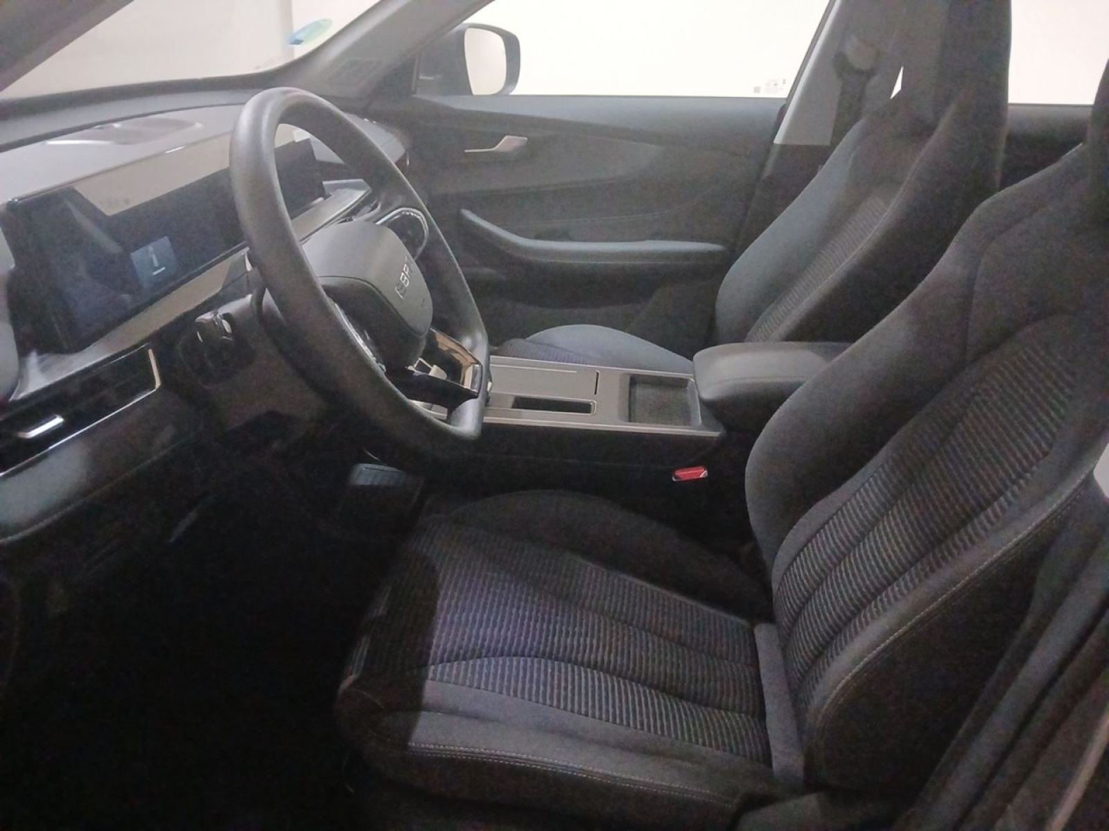 EBRO S400 1.5 DHE HEV Premium CVT 13 