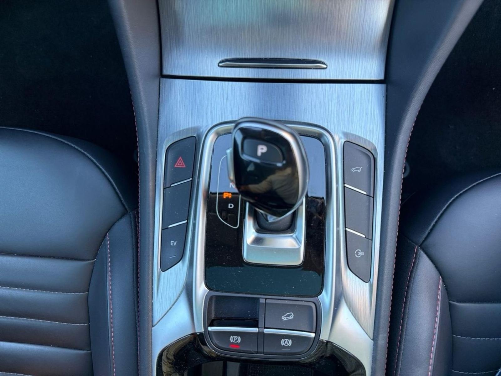 MG EHS 1.5T-GDI PHEV Luxury 17