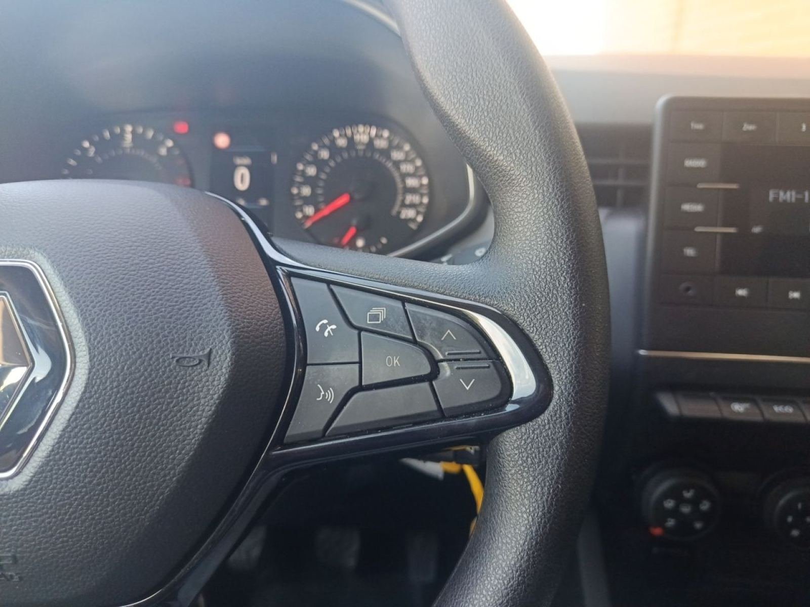 RENAULT CLIO Business Blue dCi 74kW (100CV) 17