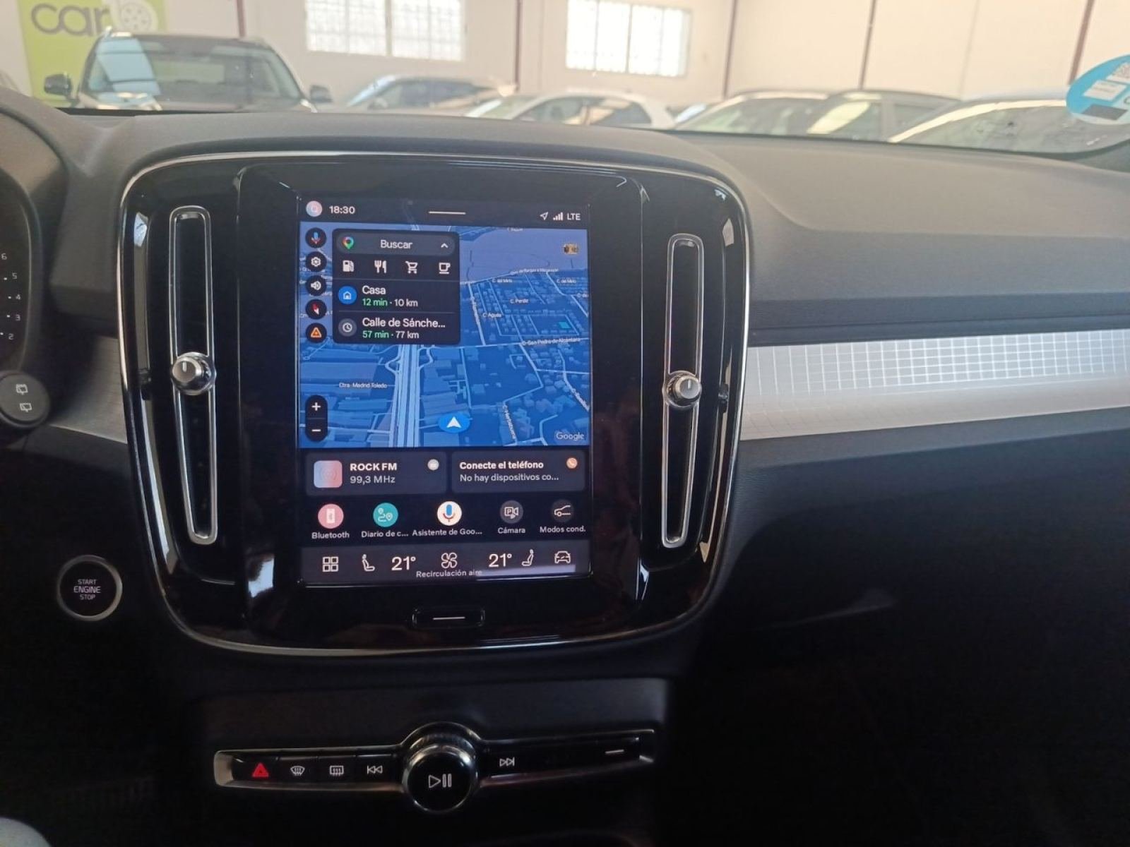 VOLVO XC40 2.0 B3 G Core Auto 10