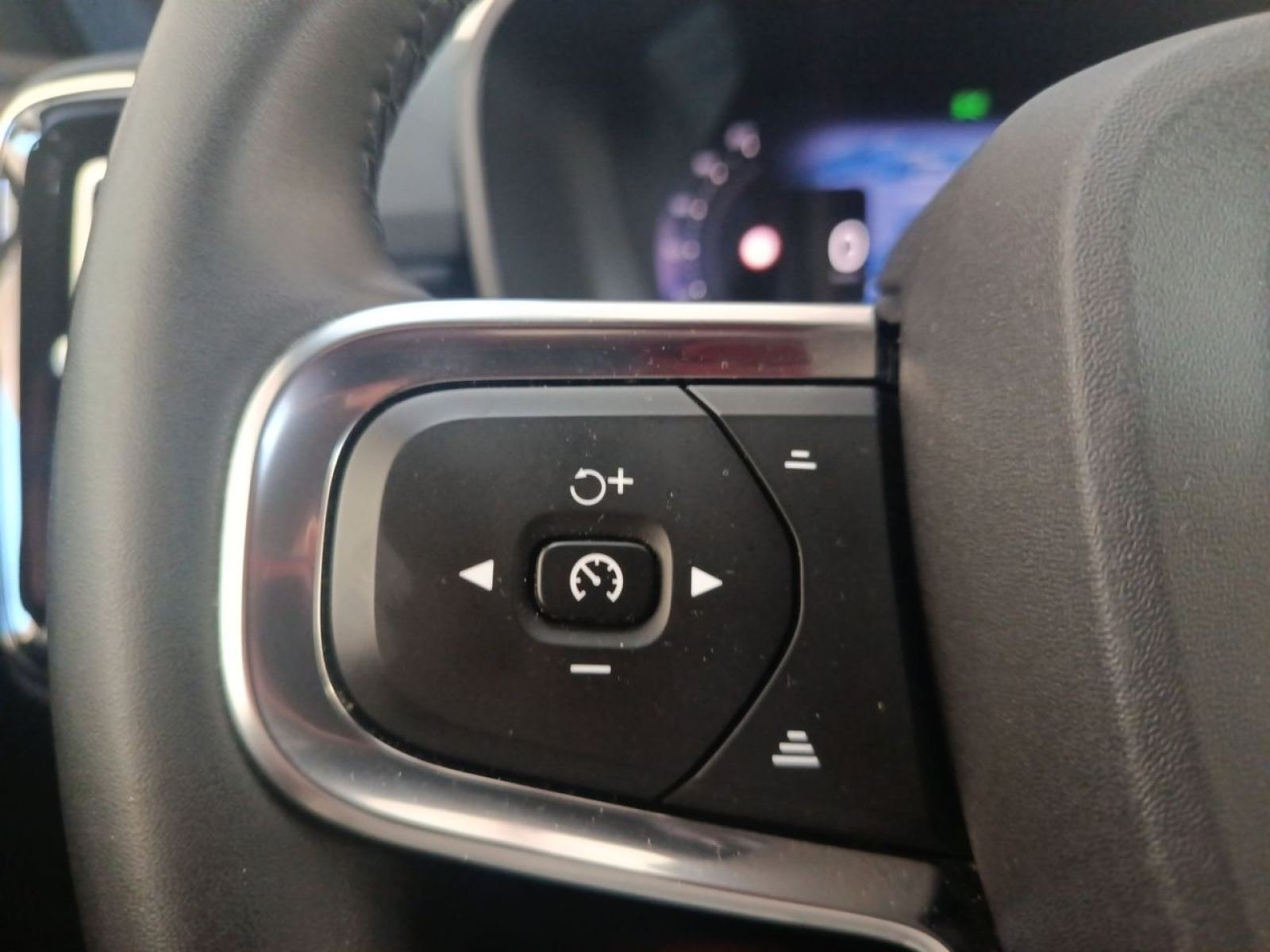 VOLVO XC40 2.0 B3 G Core Auto 11