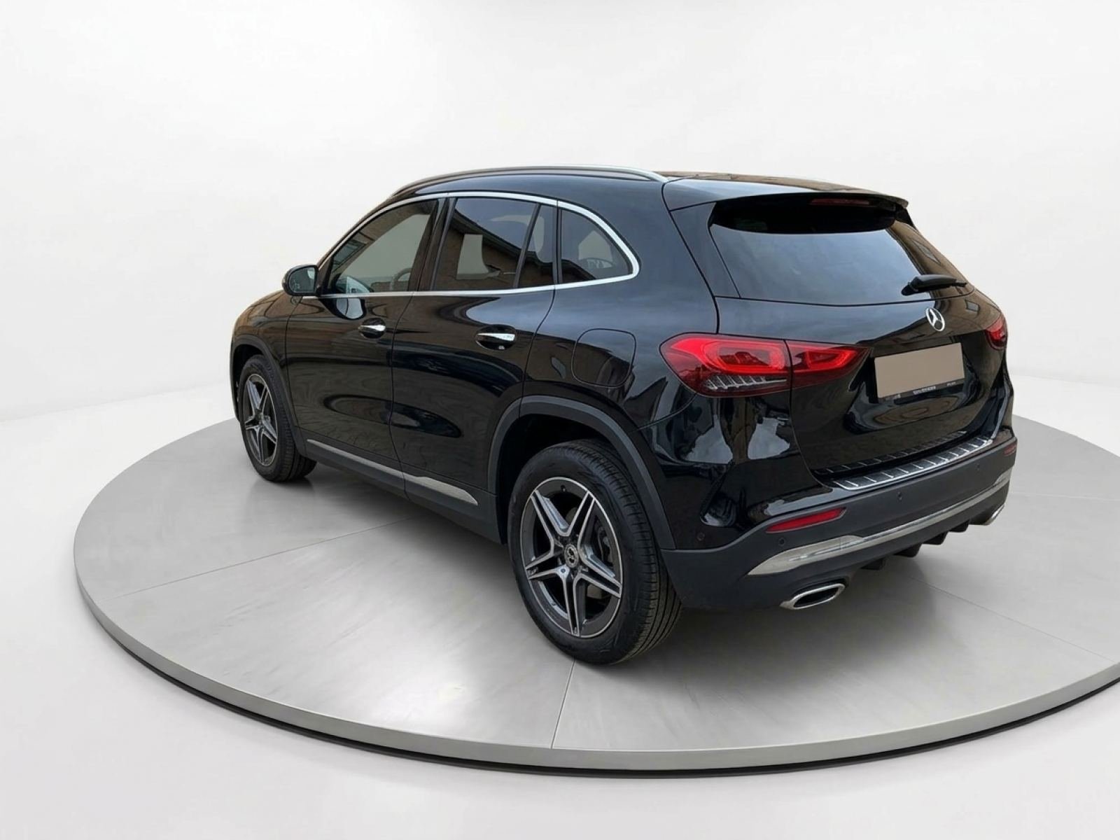 MERCEDES GLA GLA 250e 7