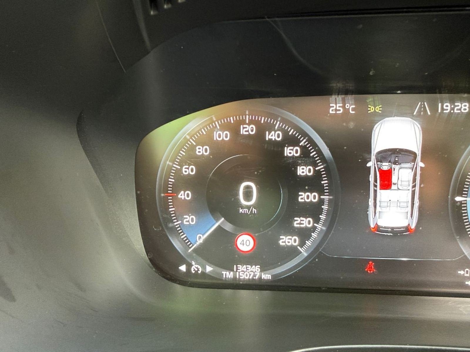 VOLVO XC60 2.0 T6 AWD Recharge R-Design Exp Auto 17