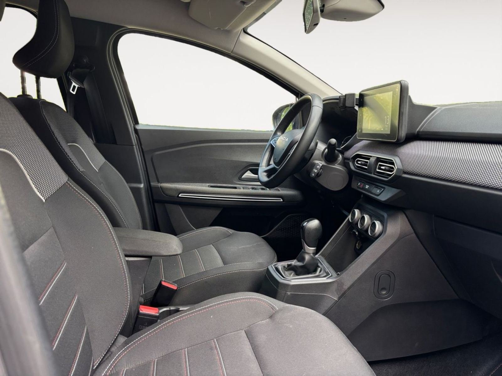 DACIA JOGGER Expression HYBRID 105kW (140CV) 5 plazas 15